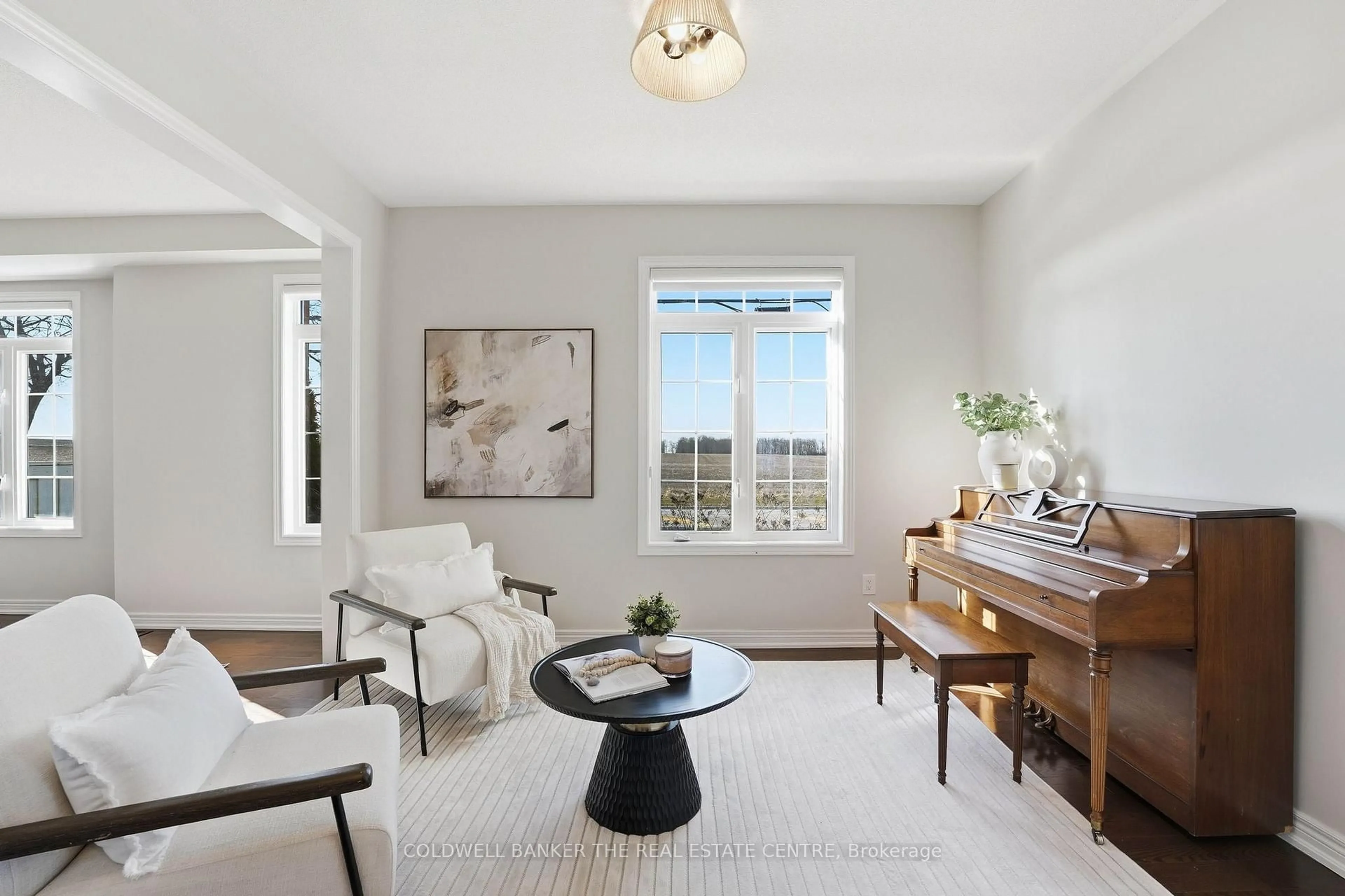 Living room with furniture, unknown for 81 Romanelli Cres, Bradford West Gwillimbury Ontario L3Z 0X7