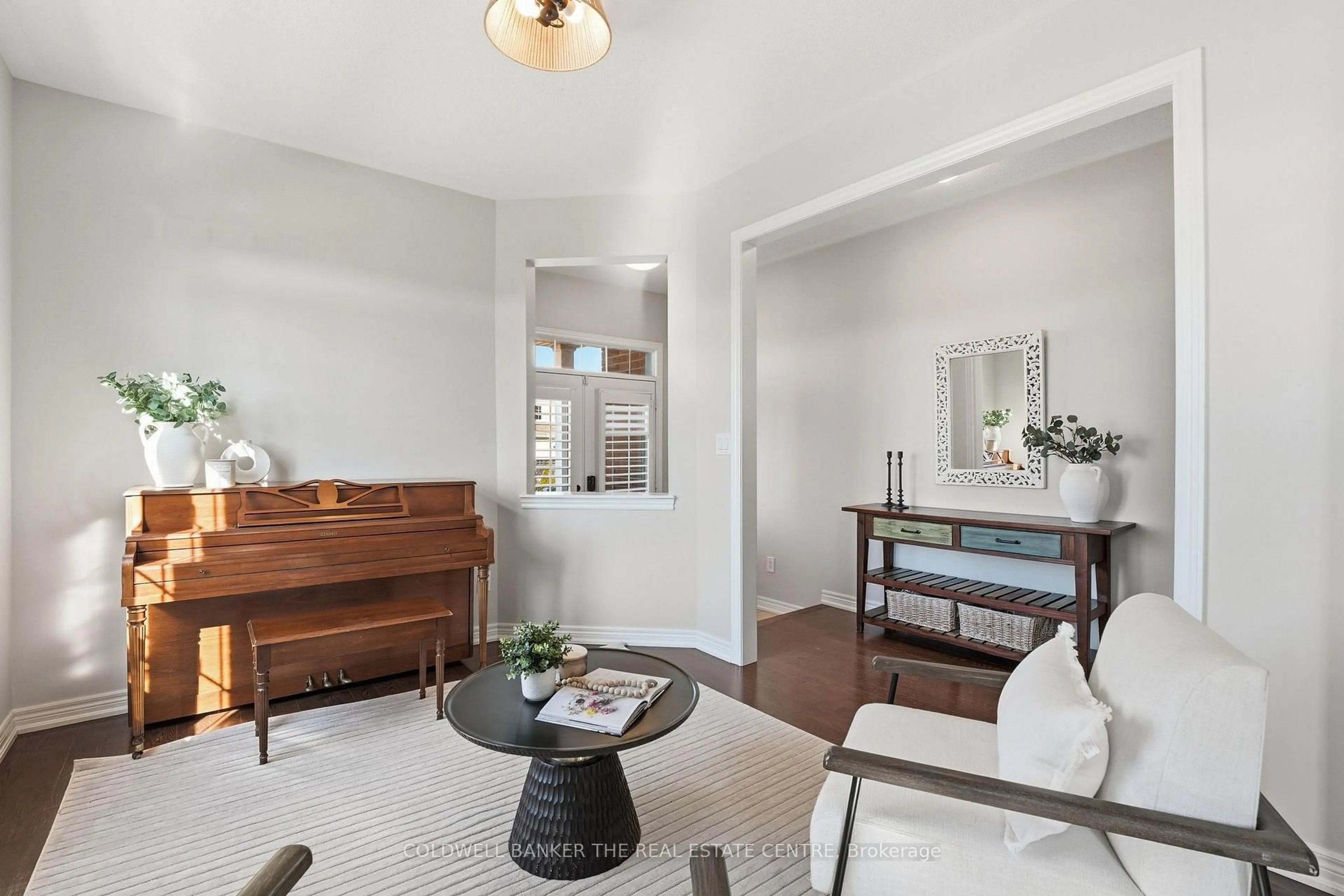 Living room with furniture, unknown for 81 Romanelli Cres, Bradford West Gwillimbury Ontario L3Z 0X7