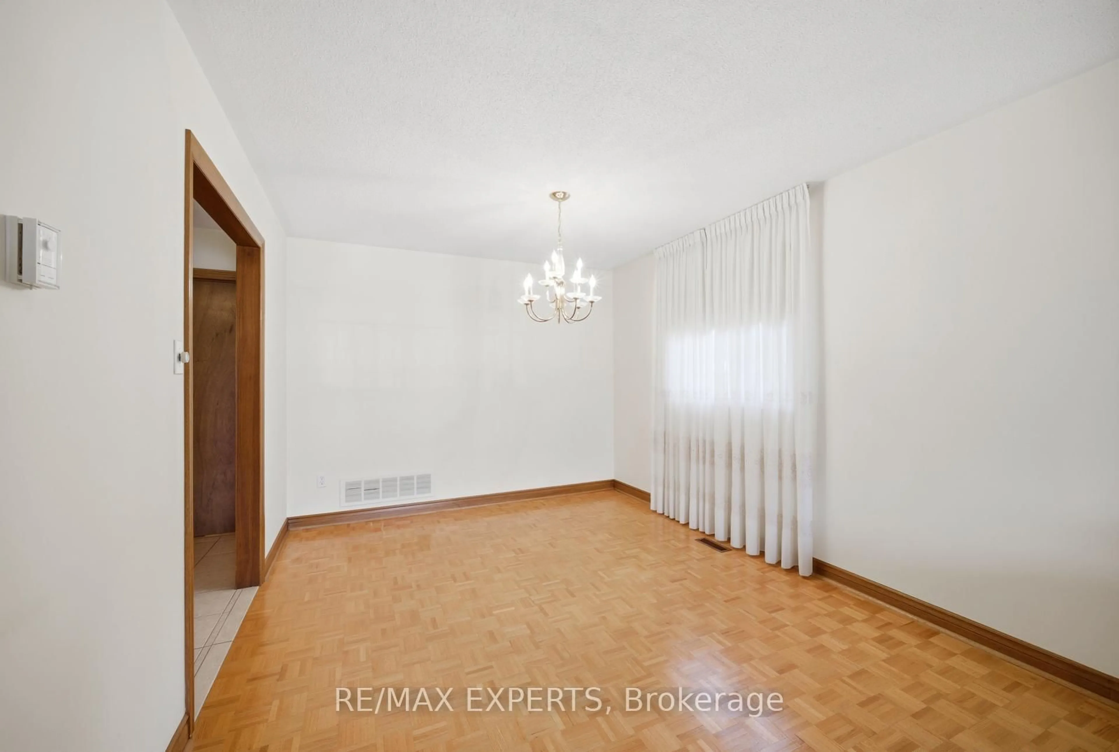 A pic of a room for 92 Mapes Ave, Vaughan Ontario L4L 8R9