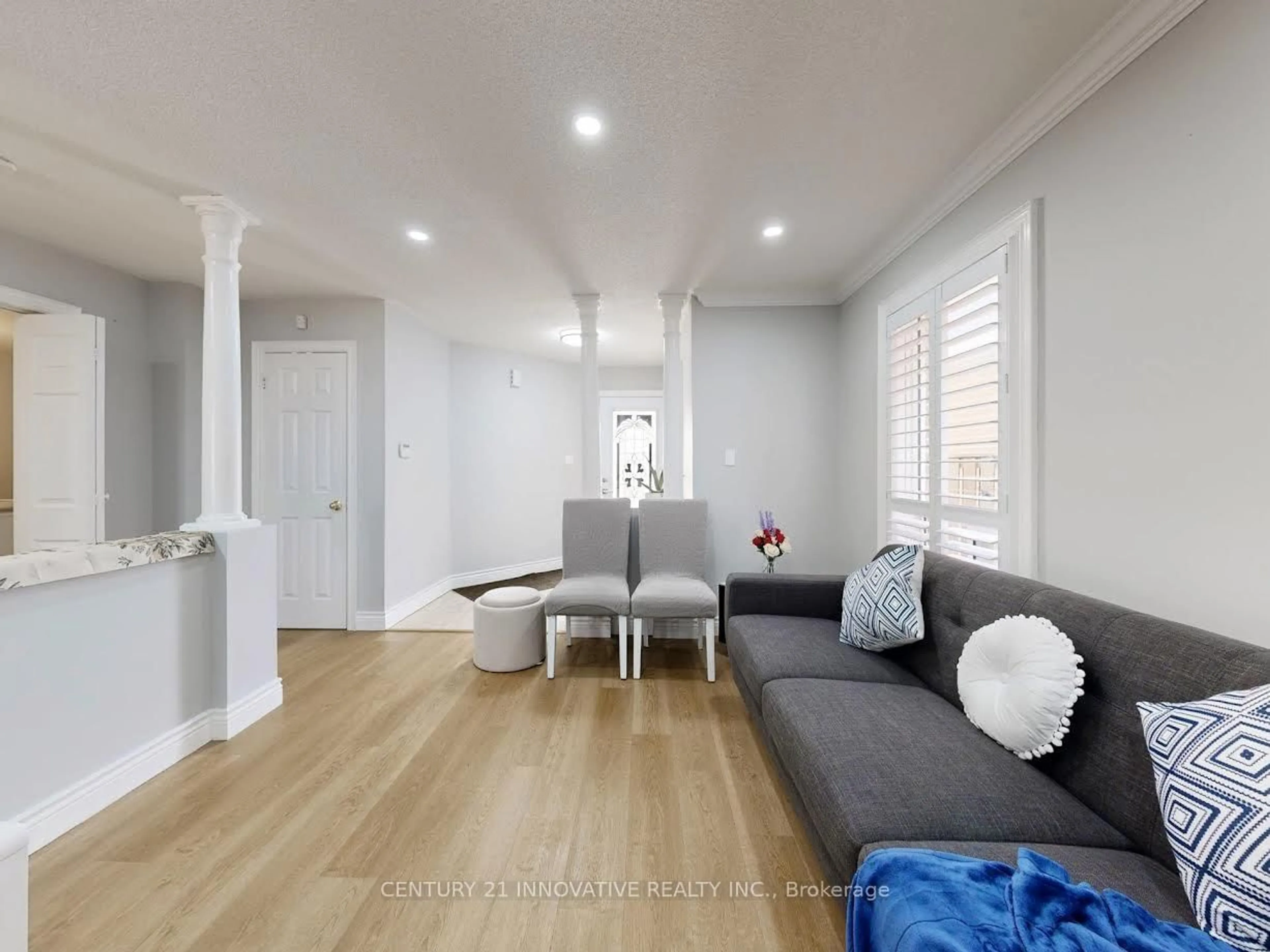 Living room with furniture, unknown for 336 St Joan of Arc Ave, Vaughan Ontario L6A 3N1