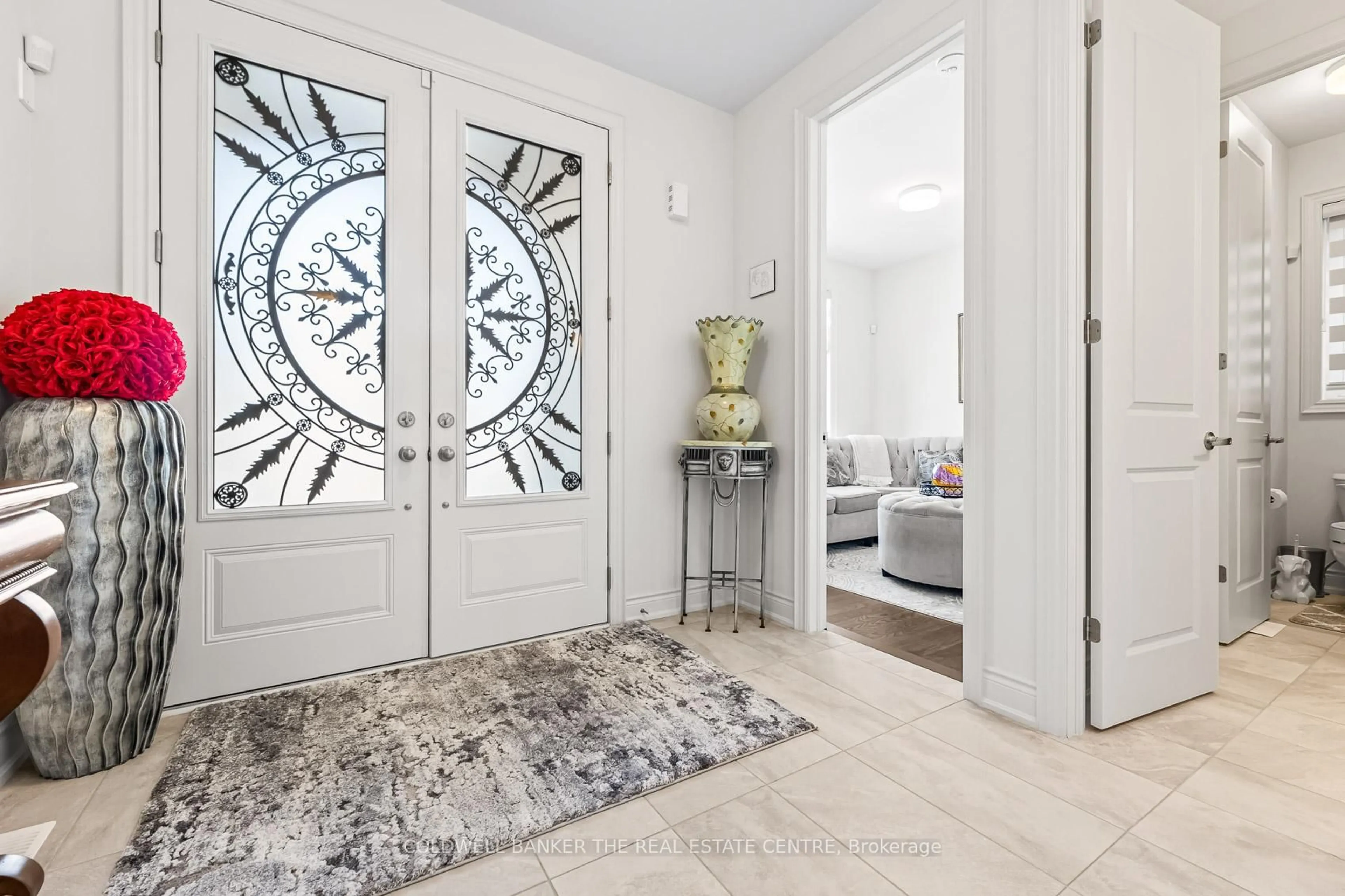 Indoor entryway for 28 Bellflower Cres, Adjala-Tosorontio Ontario L0G 1W0