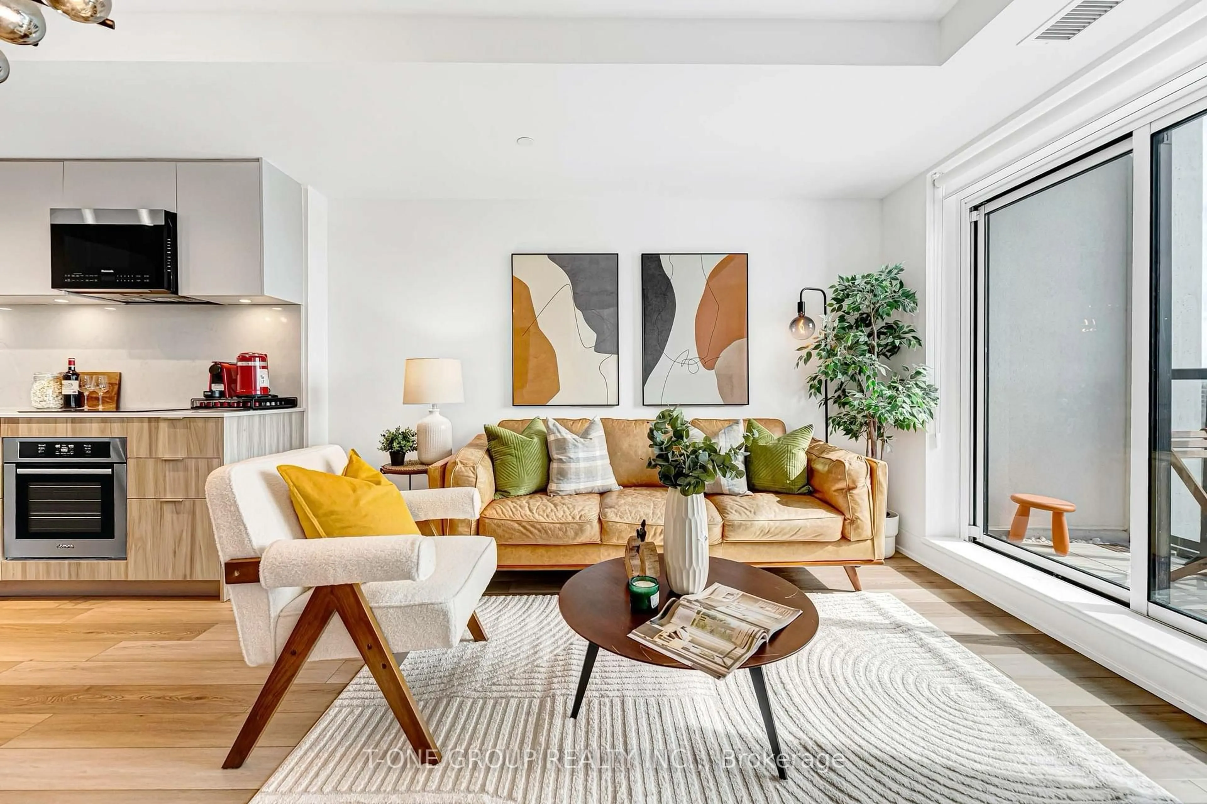 Living room with furniture, unknown for 8 Cedarland Dr #1115, Markham Ontario L6G 0H4