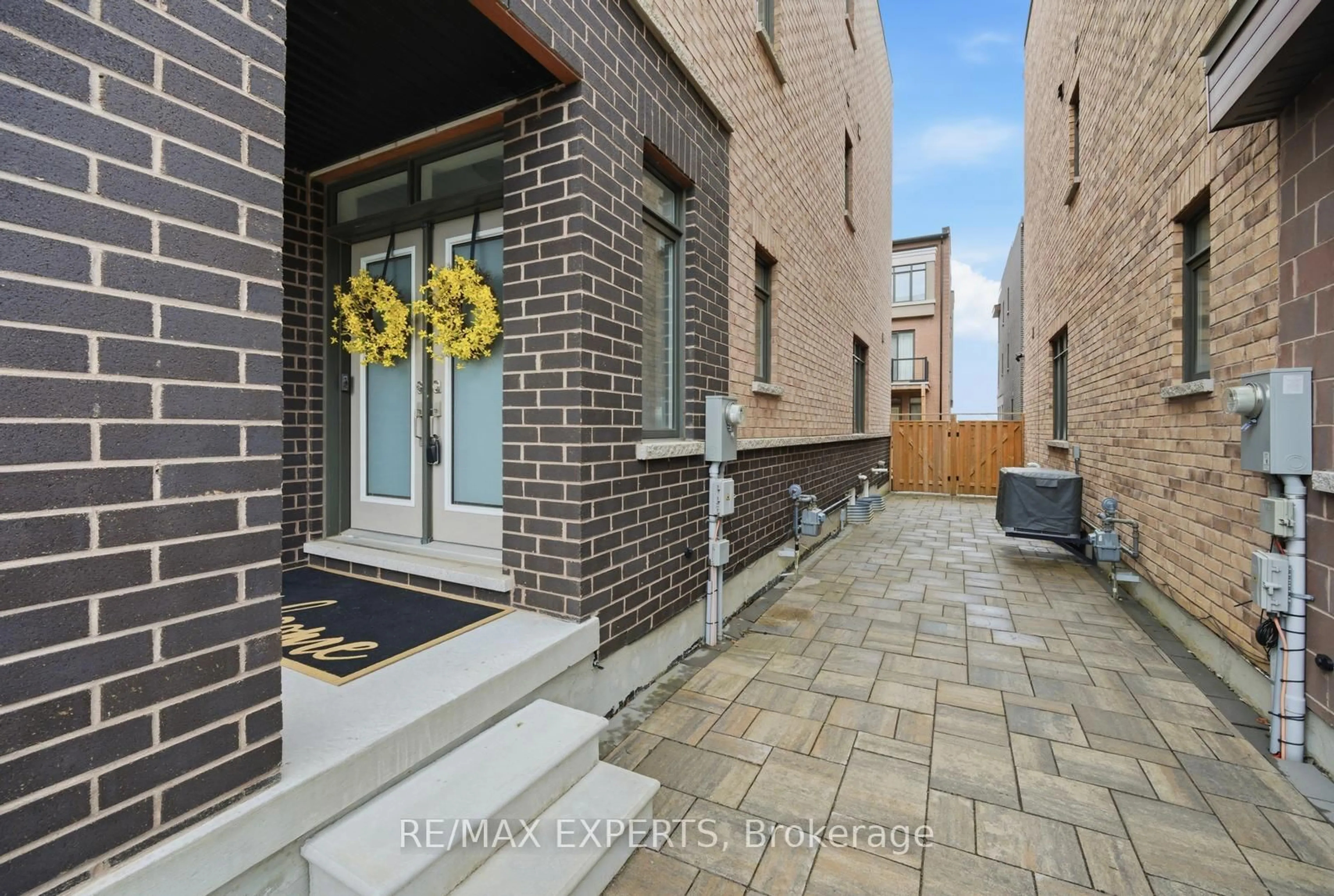 Home with brick exterior material, street for 11 Fancamp Dr, Vaughan Ontario L6A 4Z2