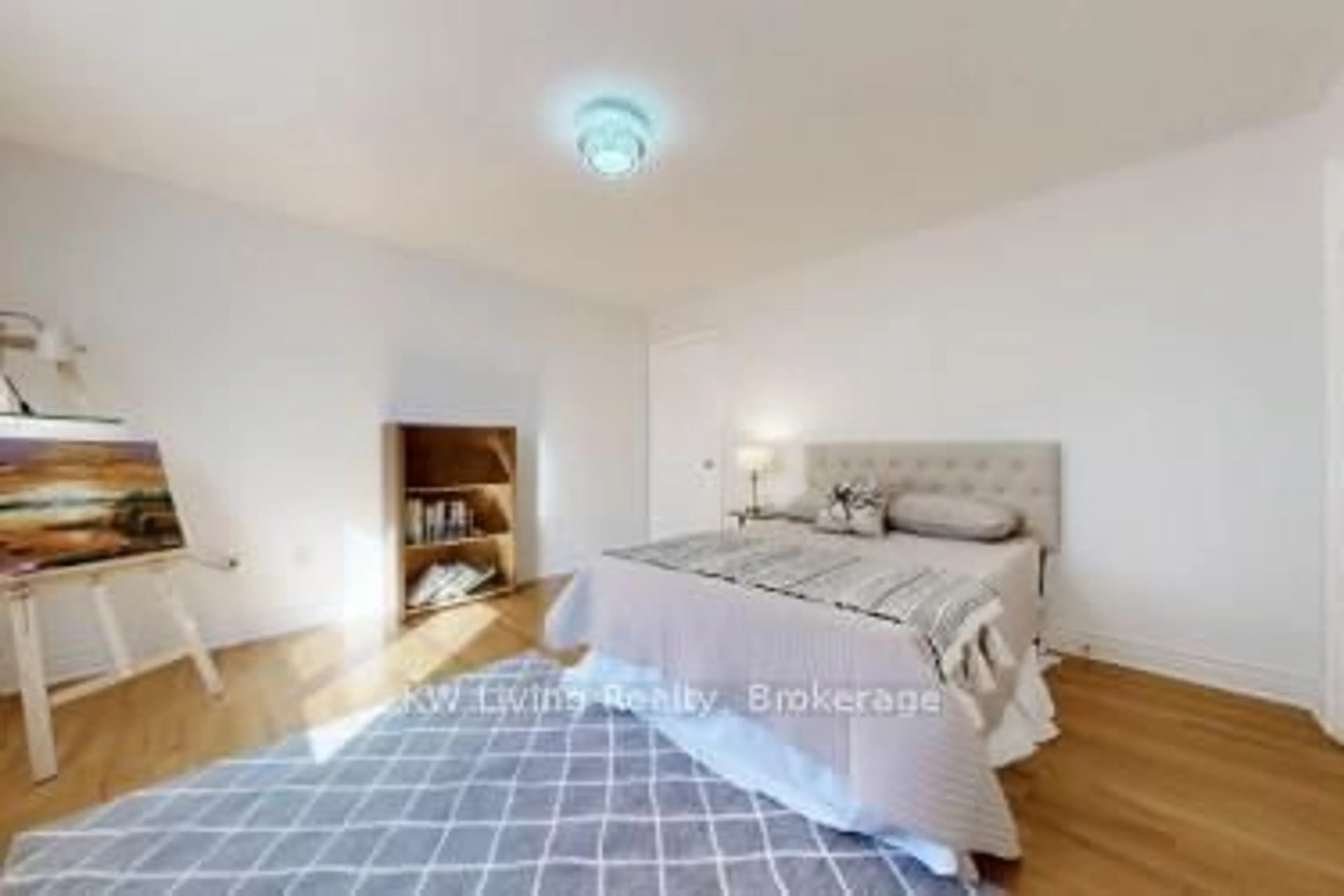 A pic of a room for 18 Hillsborough Crt, Richmond Hill Ontario L4B 3X3