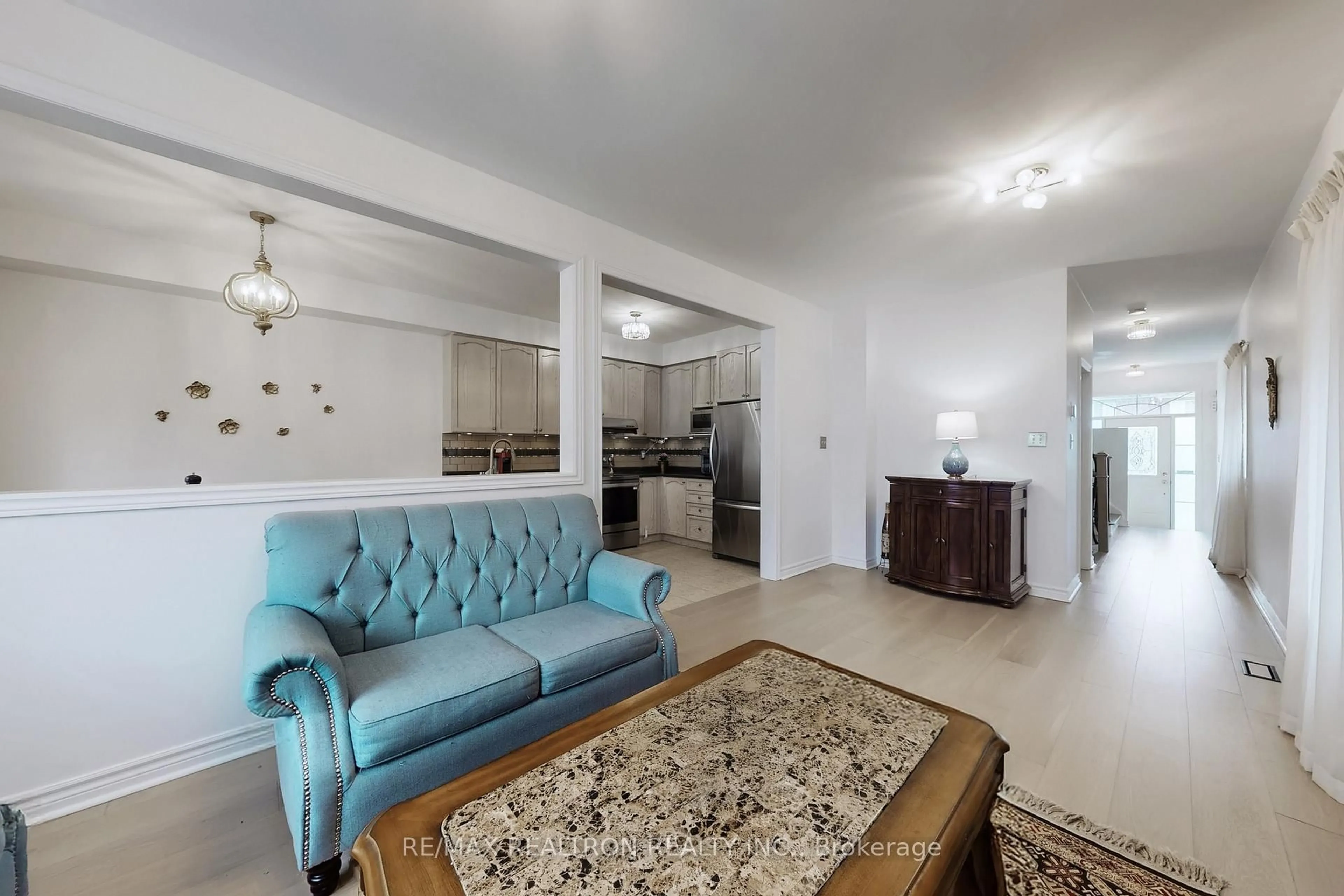 Living room with furniture, unknown for 37 Jonas Millway, Whitchurch-Stouffville Ontario L4A 0M4