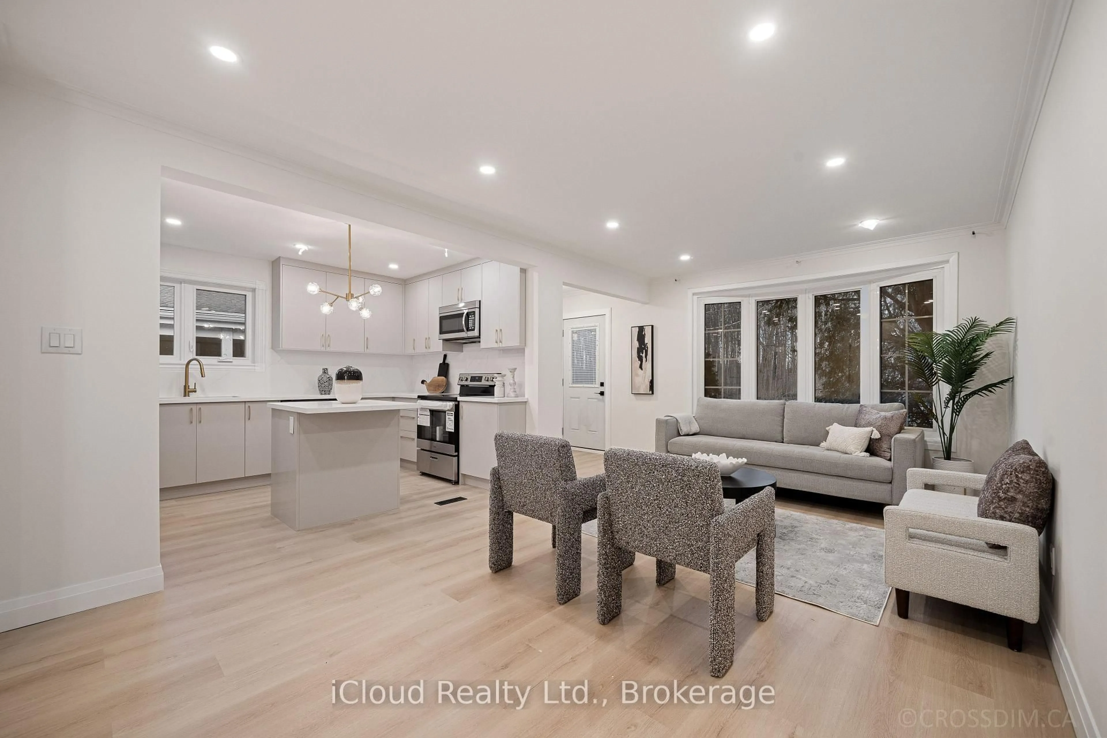 Open concept kitchen, unknown for 107 Bayview Pkwy, Newmarket Ontario L3Y 3W2