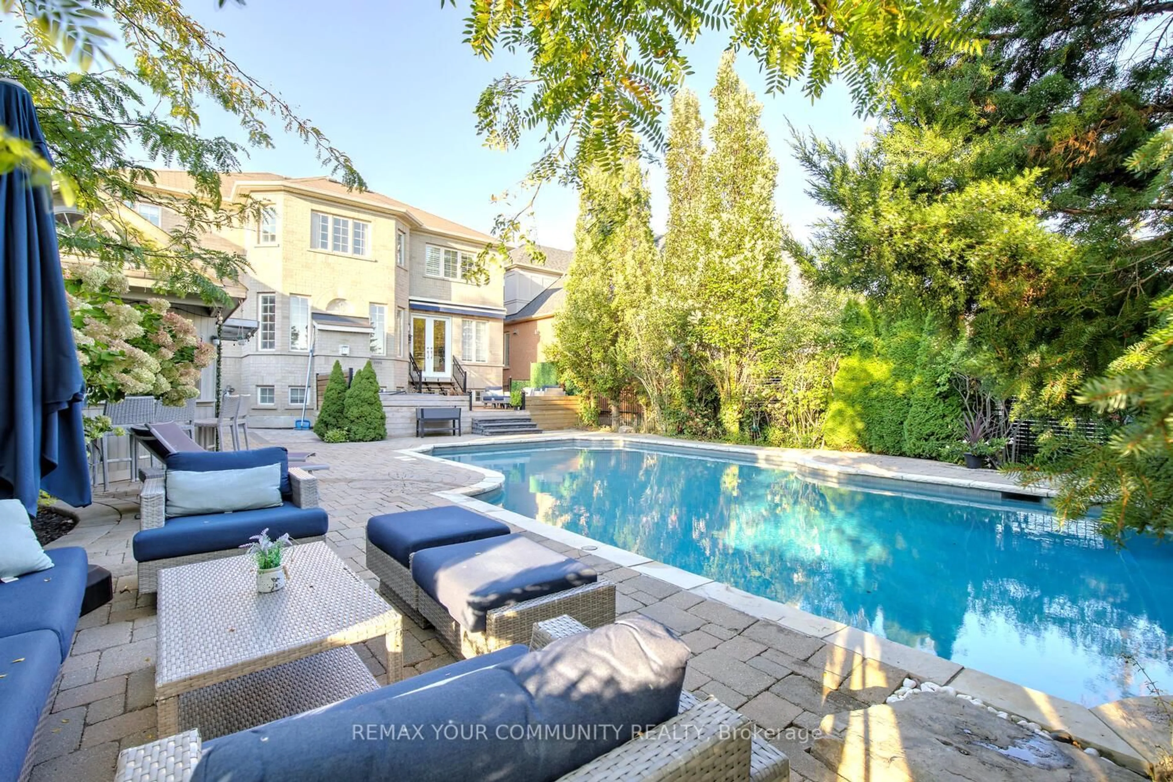 Pool for 18 Sunrise Ridge Tr, Whitchurch-Stouffville Ontario L4A 0C9