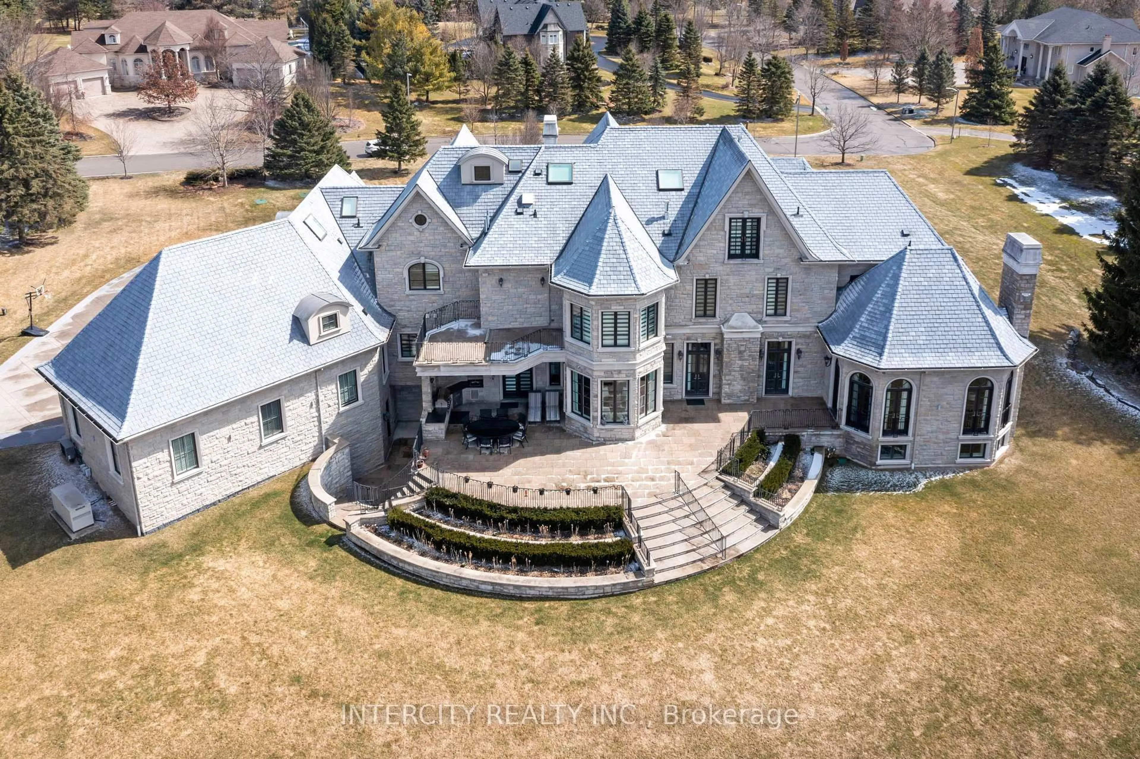 A pic from outside/outdoor area/front of a property/back of a property/a pic from drone, mountain view for 20 Orico Crt, Vaughan Ontario L0J 1C0