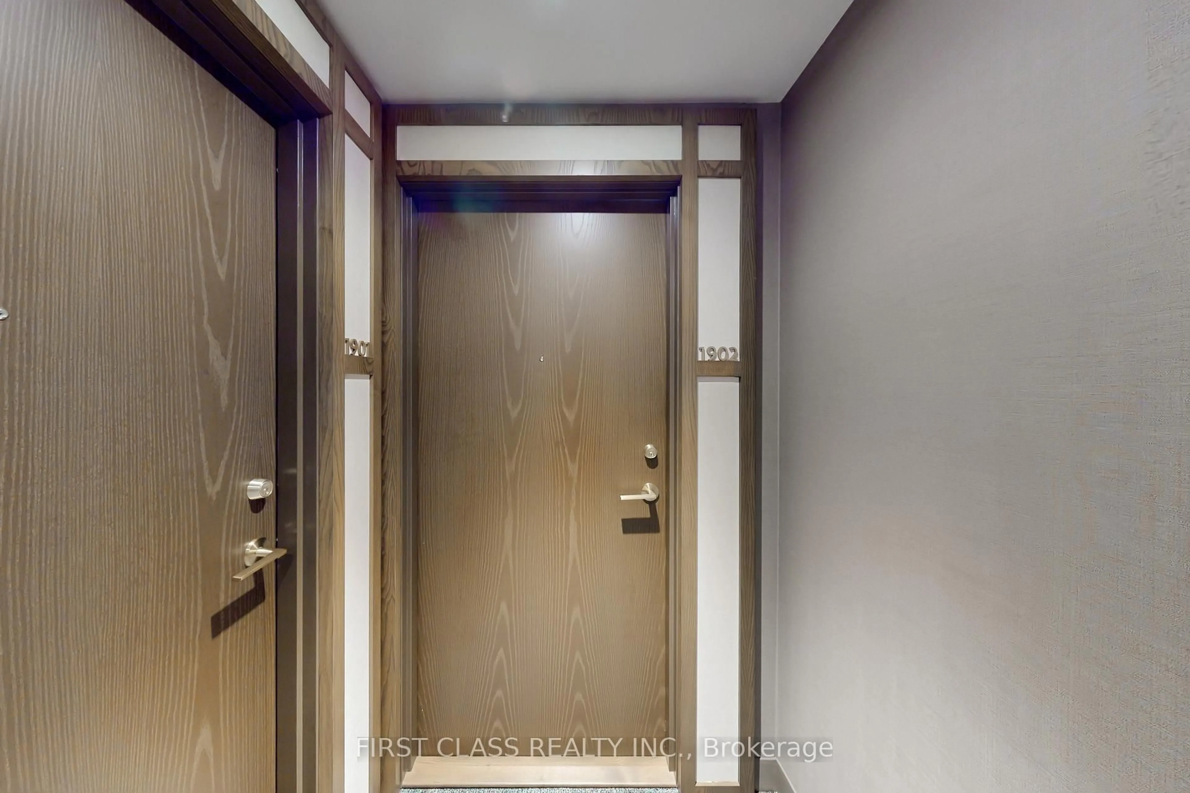 Indoor foyer for 7890 Jane St #1902, Vaughan Ontario L4K 0K9