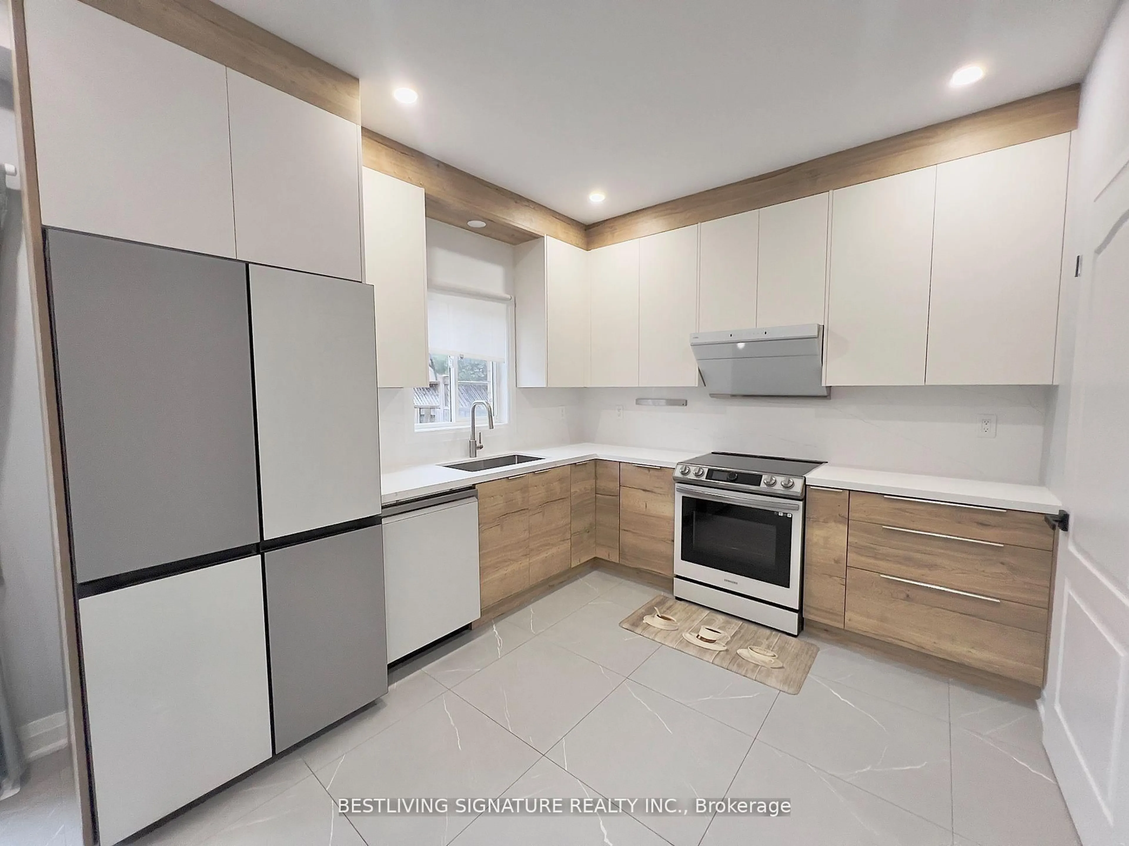 Open concept kitchen, ceramic/tile floor for 103 Antique Dr, Richmond Hill Ontario L4E 4G3