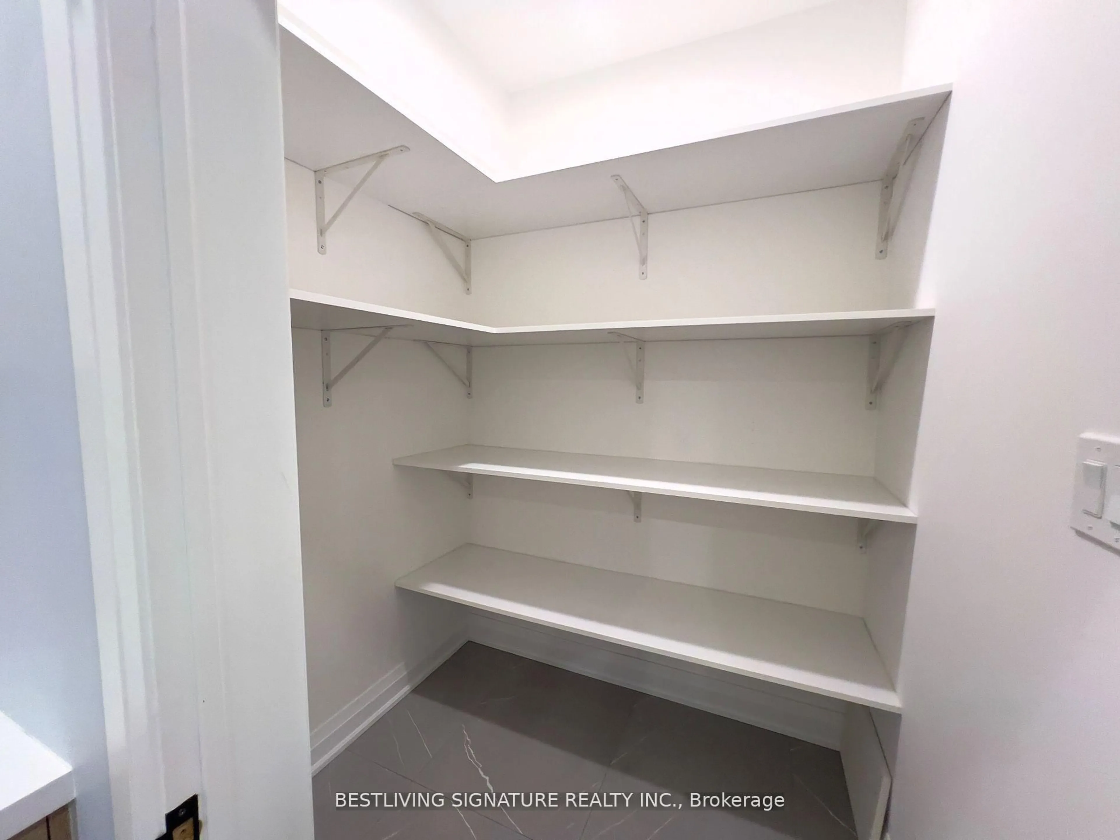 Storage room or clothes room or walk-in closet for 103 Antique Dr, Richmond Hill Ontario L4E 4G3