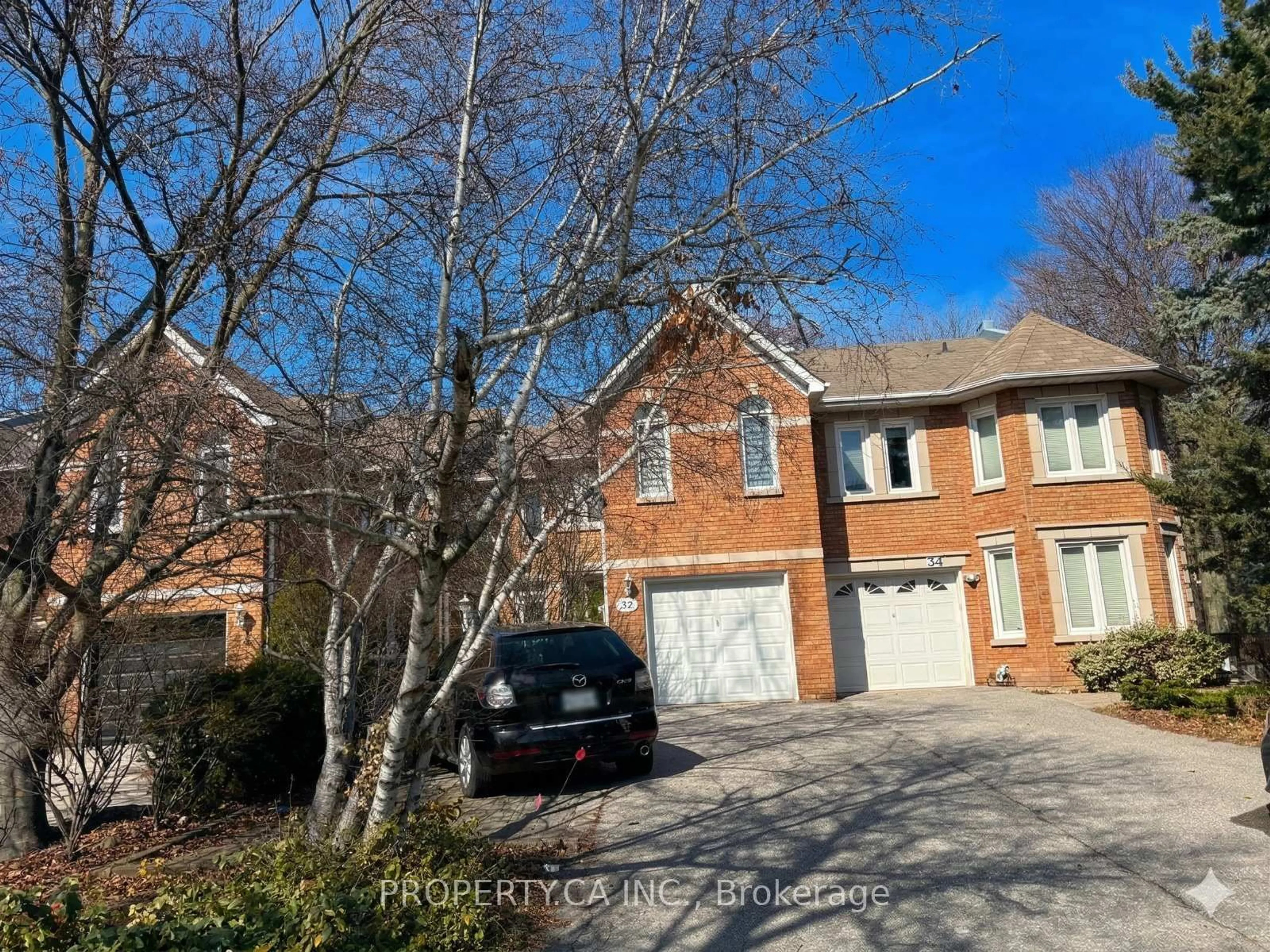 Home with brick exterior material, street for 32 Brownstone Circ, Vaughan Ontario L4J 7P4