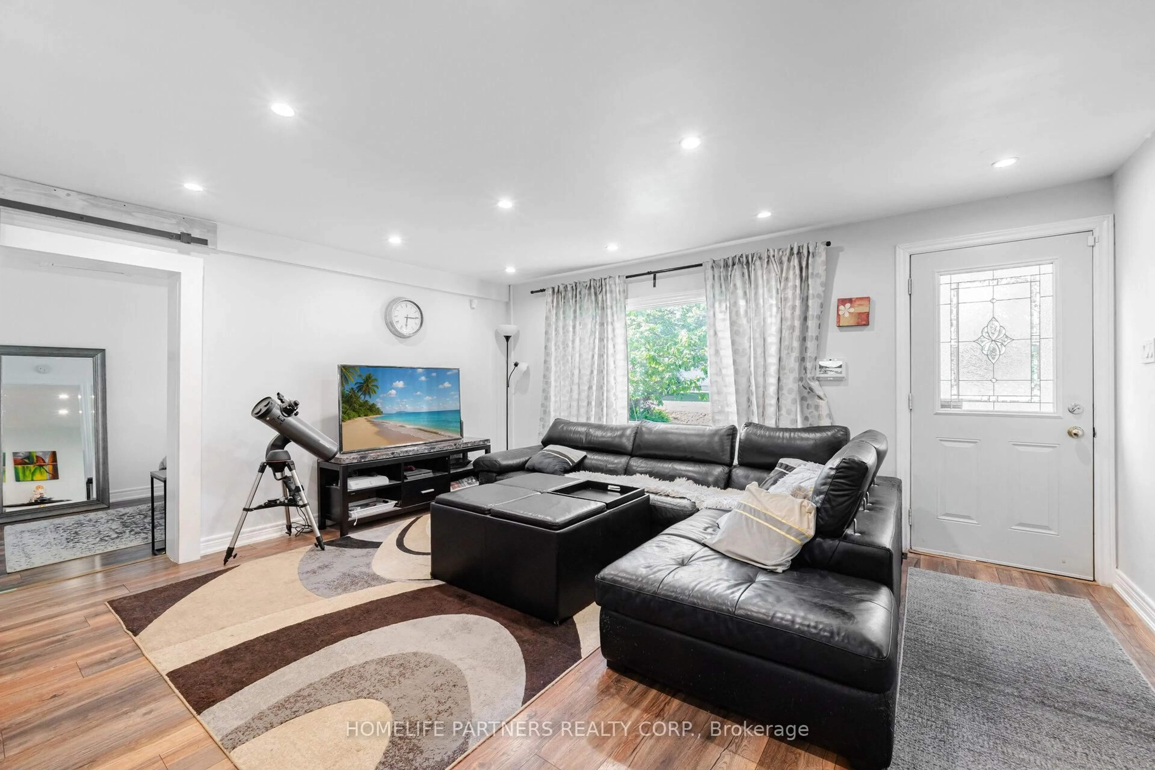 Living room with furniture, unknown for 749 Happyvale Dr, Innisfil Ontario L9S 2E6