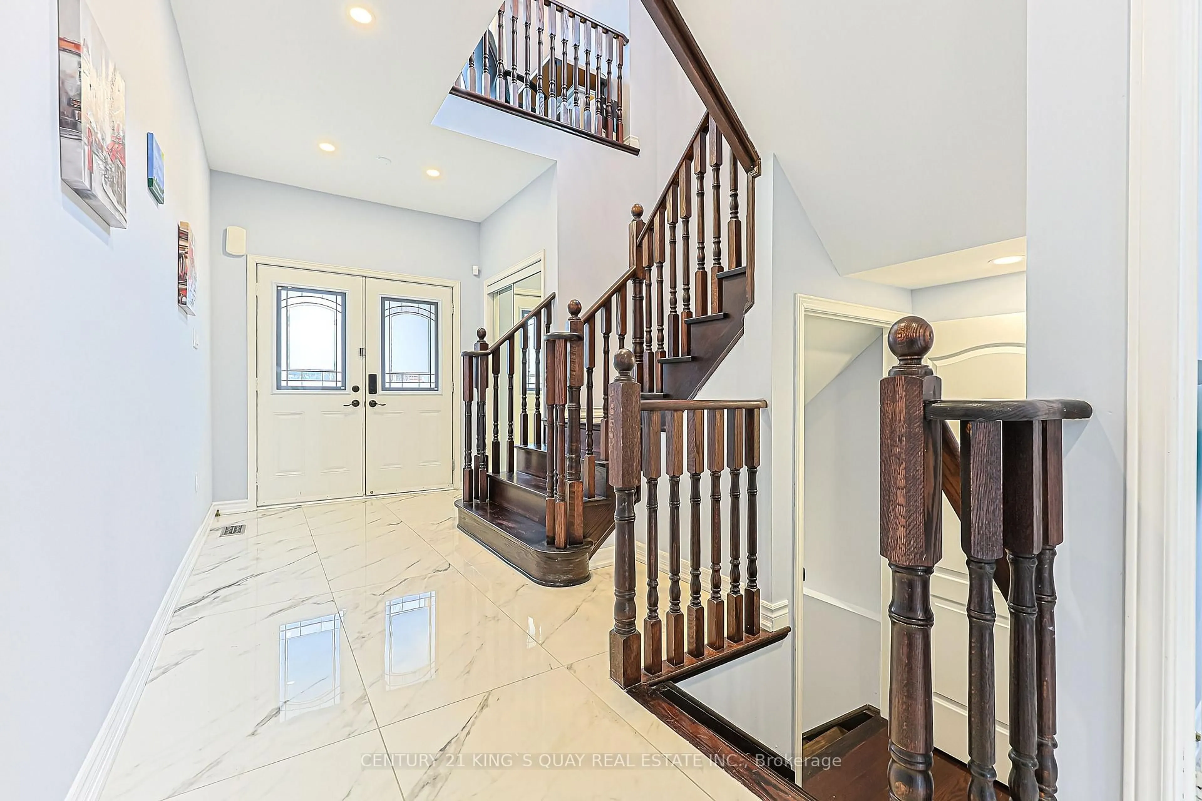 Unknown for 221 Delbert Circ, Whitchurch-Stouffville Ontario L4A 0Y7