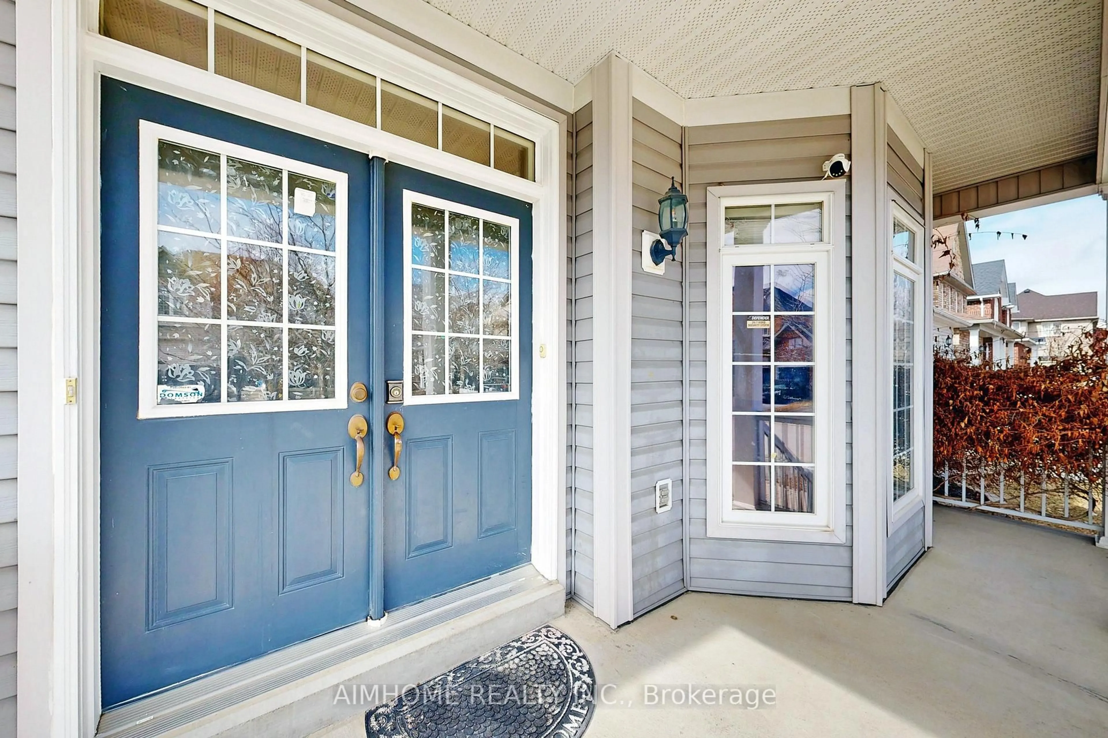 Indoor entryway for 8 Brookhurst Ave, Georgina Ontario L4P 0B4