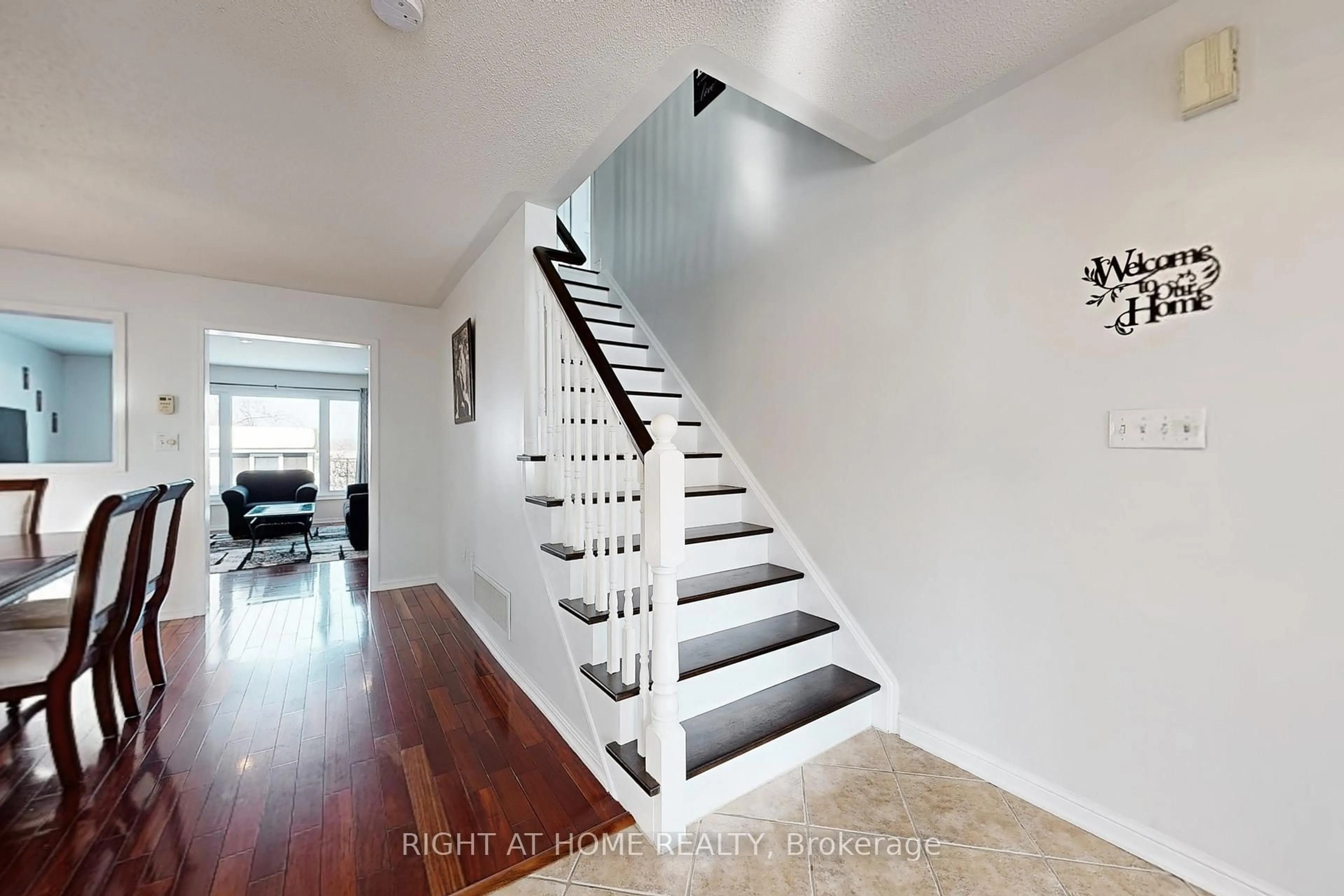 Stairs for 78 John W Taylor Ave, New Tecumseth Ontario L9R 0C9