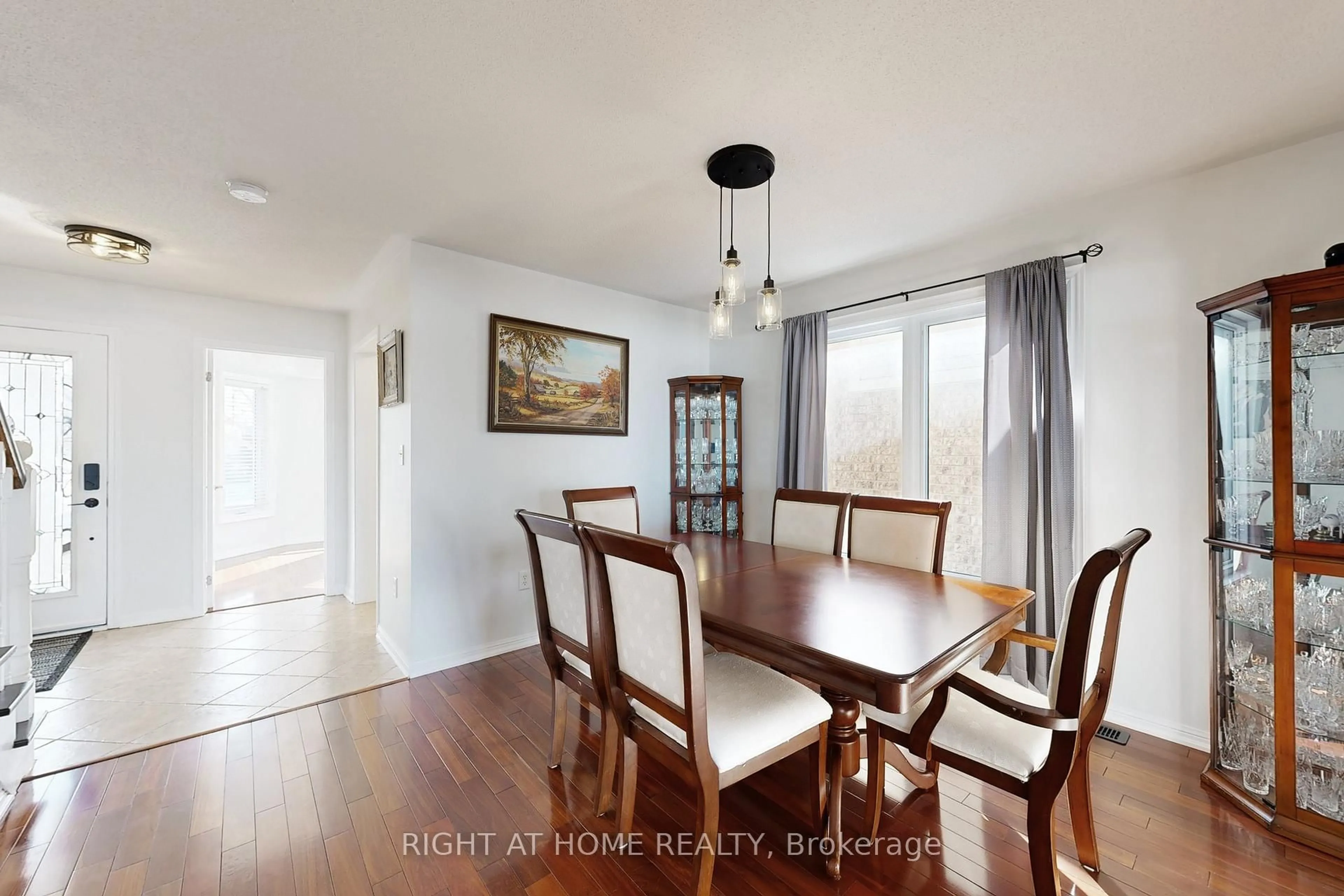 Dining room, wood/laminate floor for 78 John W Taylor Ave, New Tecumseth Ontario L9R 0C9