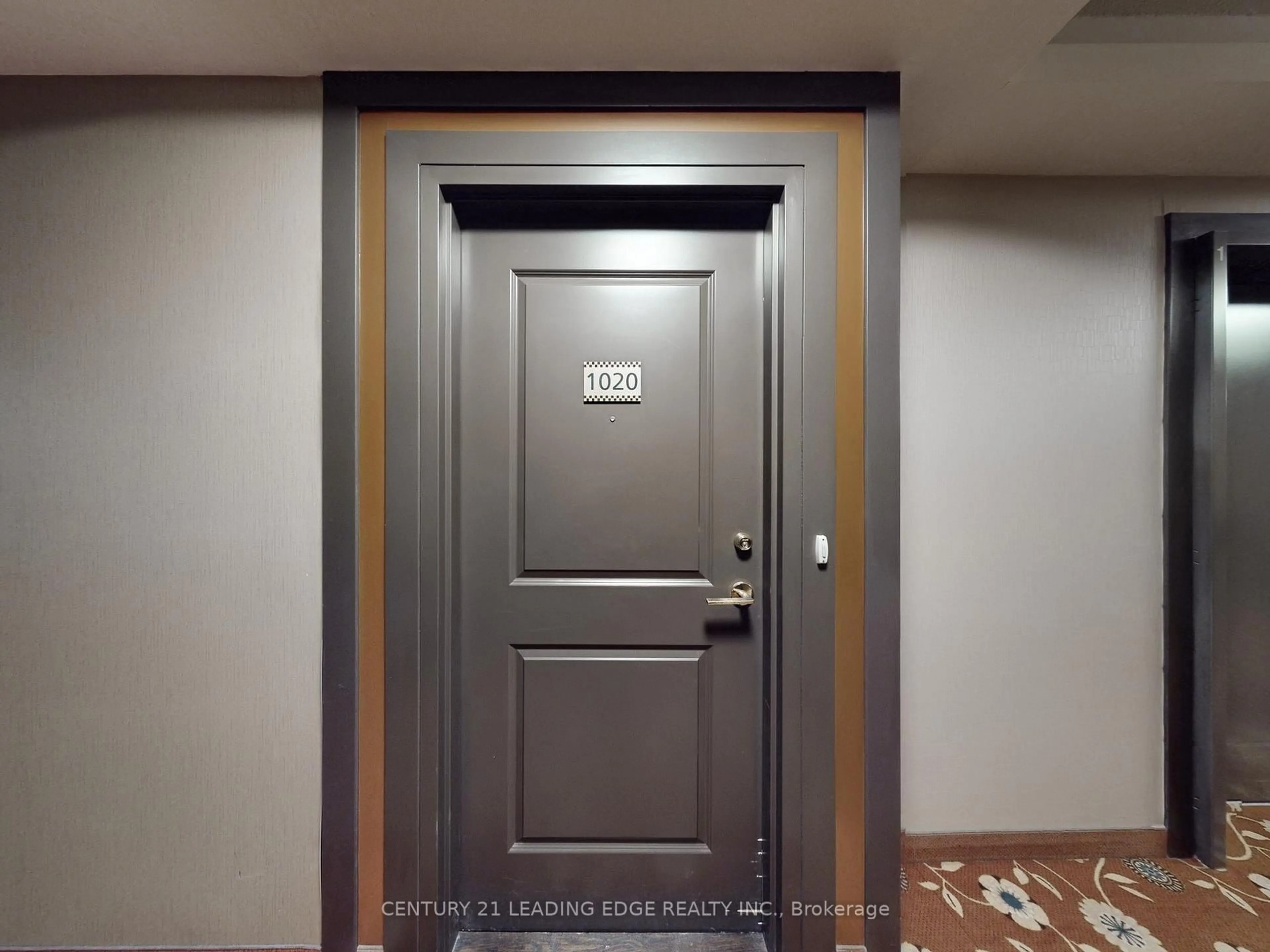 Indoor foyer for 11211 Yonge St #1020, Richmond Hill Ontario L4S 0E9