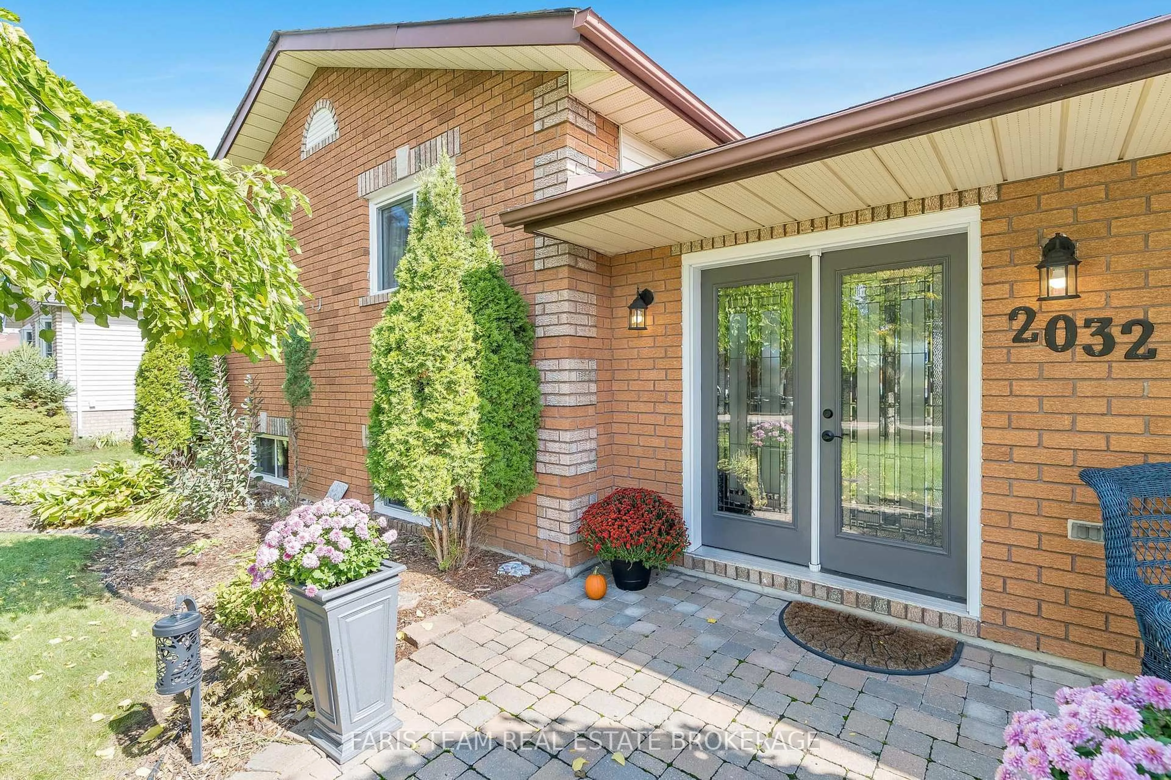 Home with brick exterior material, street for 2032 Chantler St, Innisfil Ontario L9S 1B5