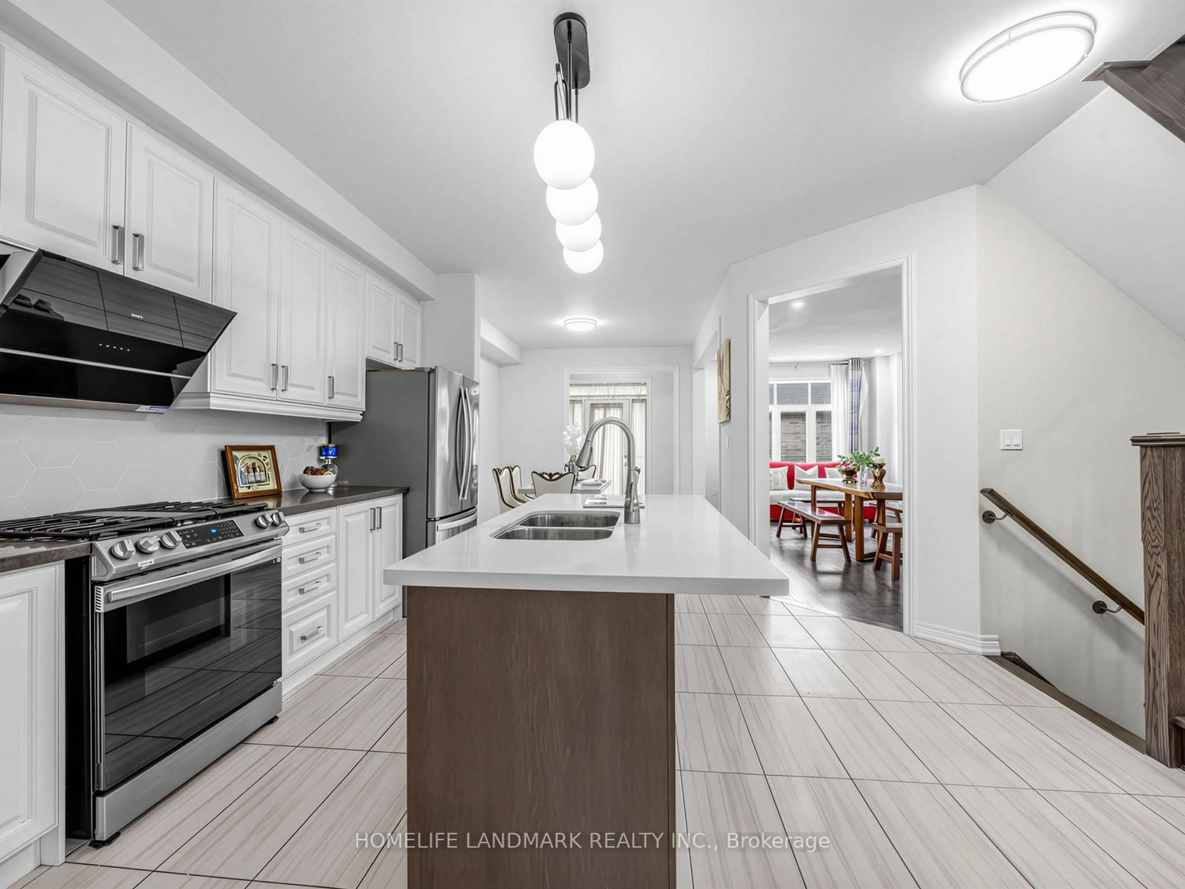 Open concept kitchen, ceramic/tile floor for 25 Gordon Landon Dr, Markham Ontario L6B 0X9