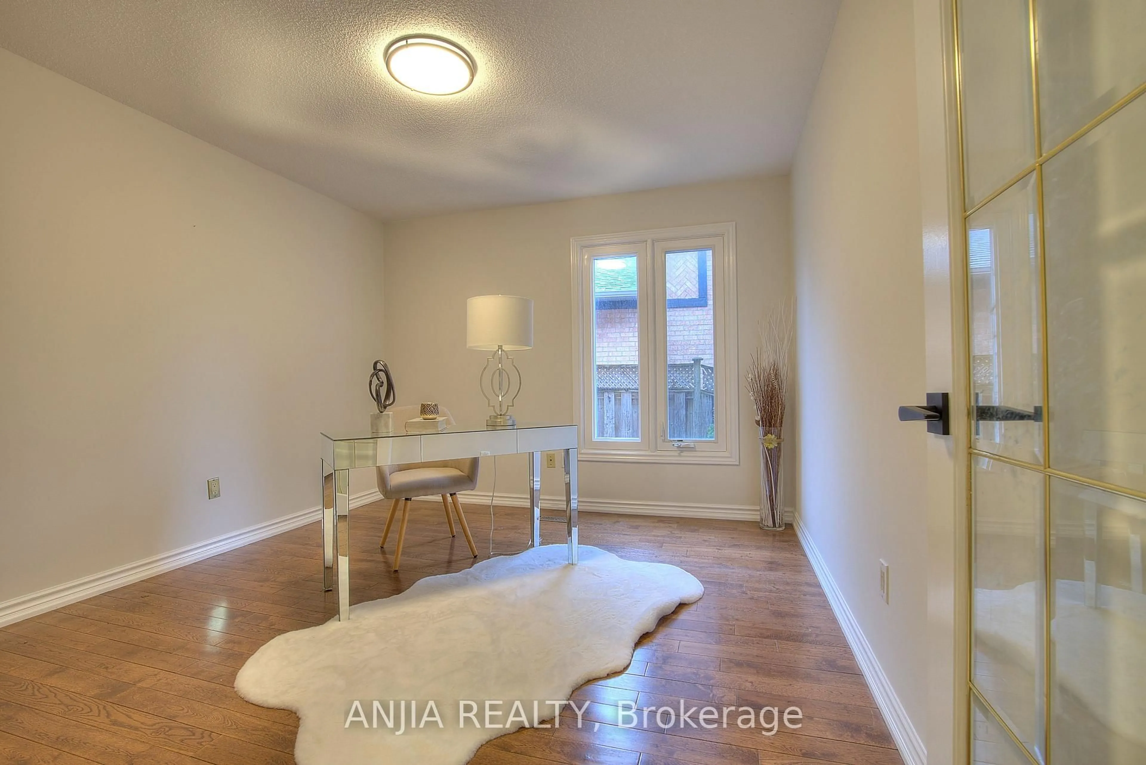 A pic of a room for 22 Chiltern Hill, Richmond Hill Ontario L4B 3B8