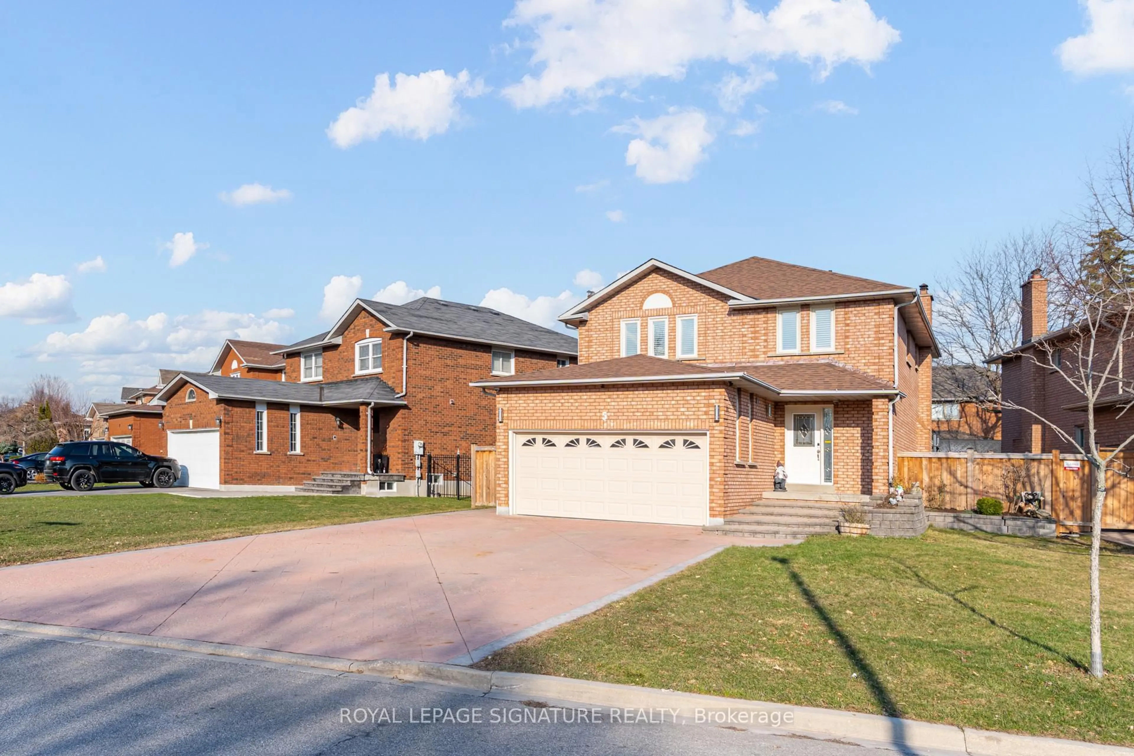 Home with brick exterior material, street for 5 Longhouse St, Vaughan Ontario L4L 4Z3