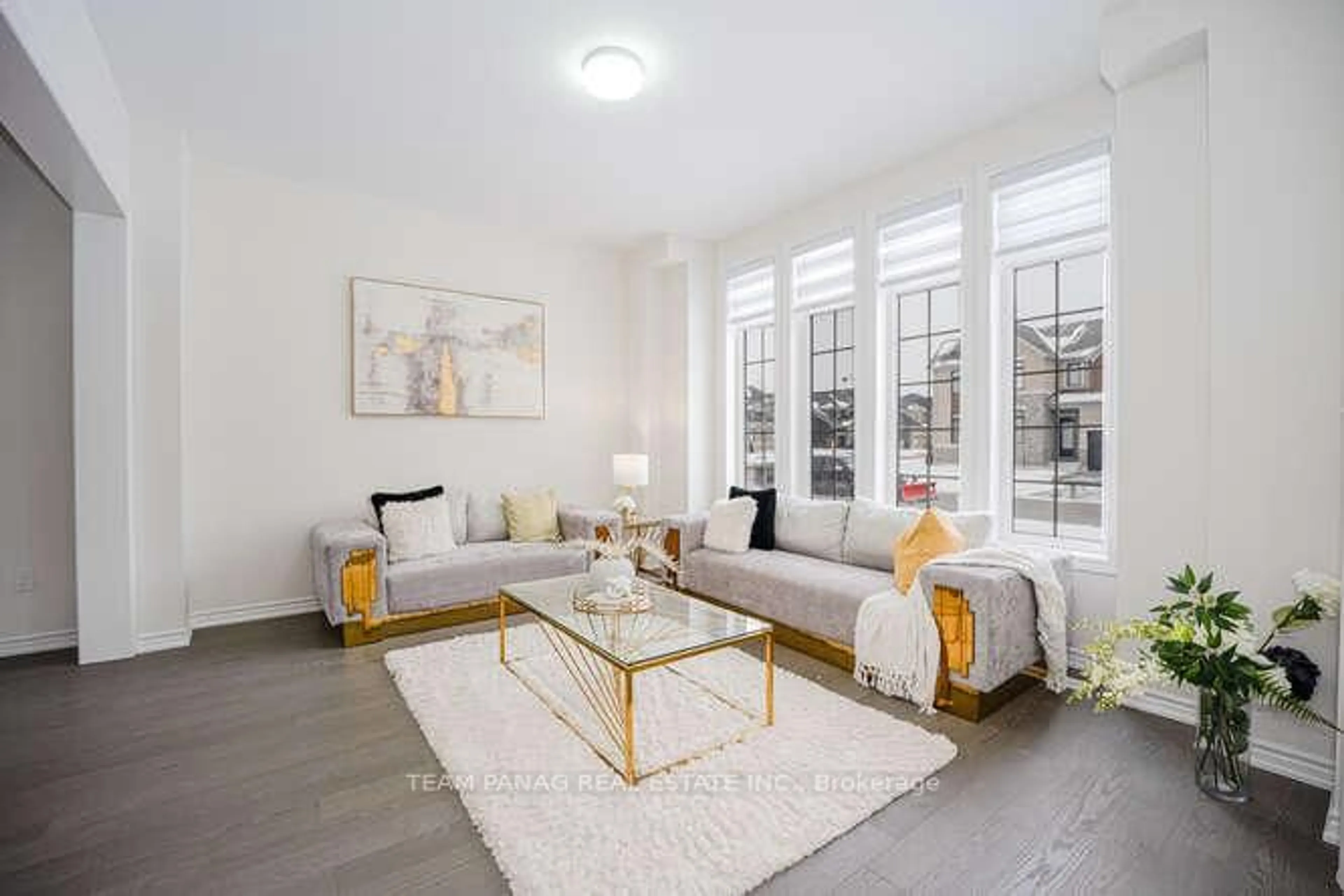 Living room with furniture, unknown for 41 Orchid Cres, Adjala-Tosorontio Ontario L0G 1W0