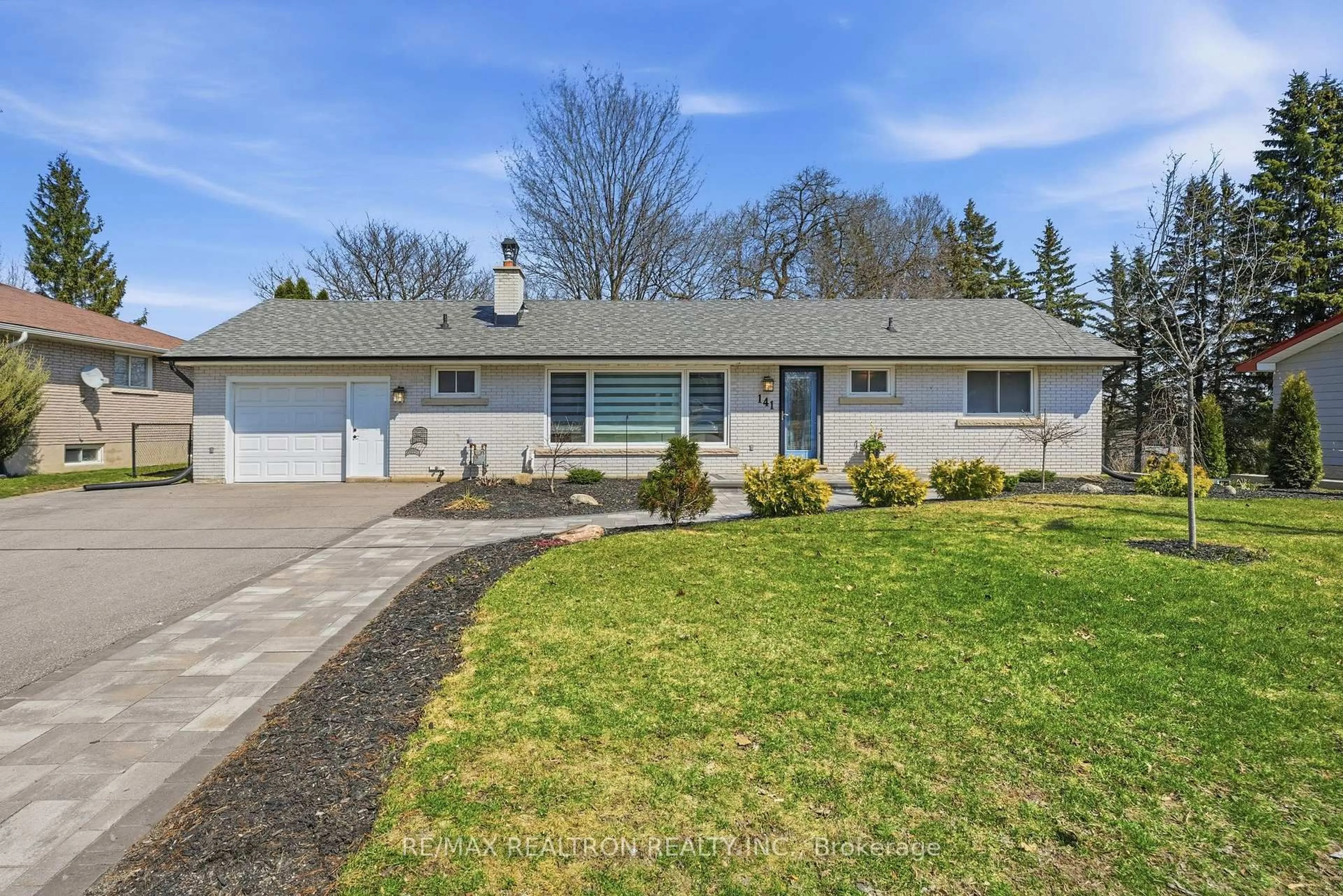 Home with vinyl exterior material, street for 141 Church St, New Tecumseth Ontario L9R 1M5