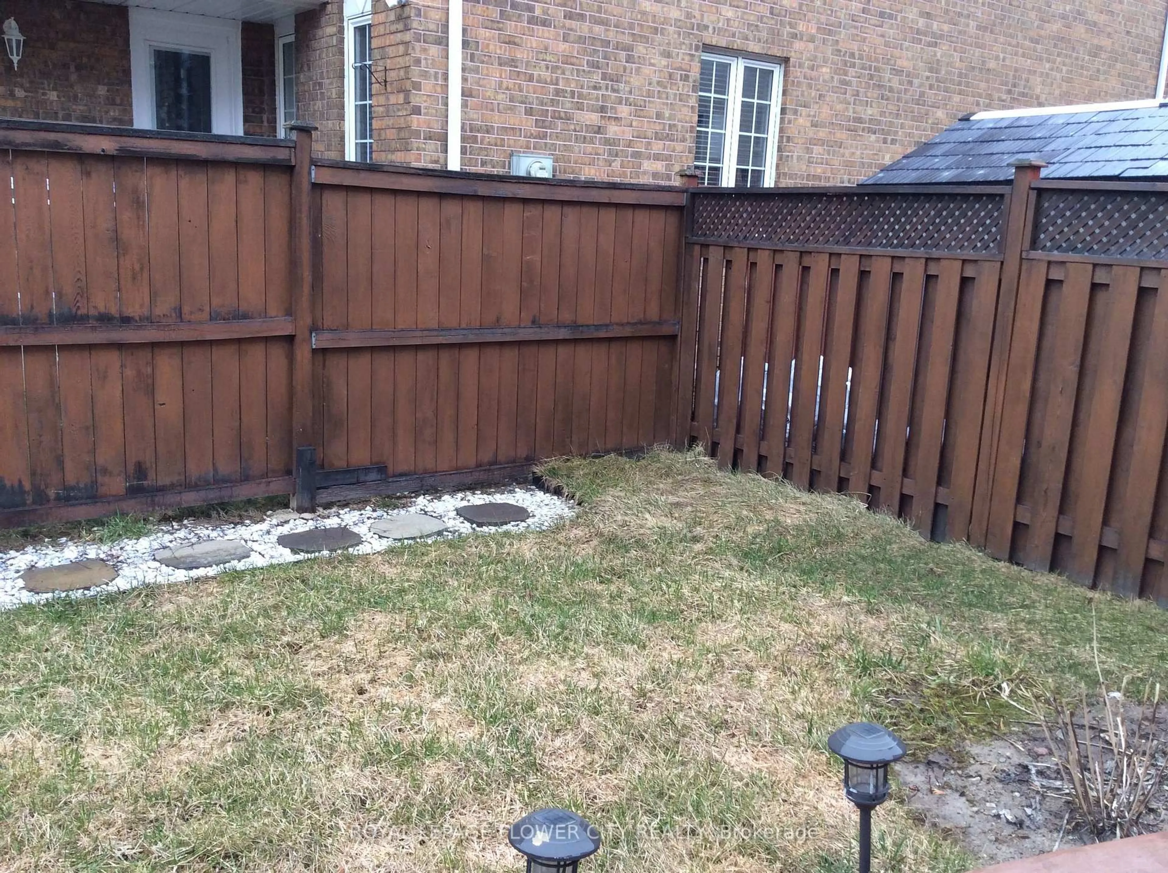 Patio, street for 30 Condotti Dr, Vaughan Ontario L4H 2C8