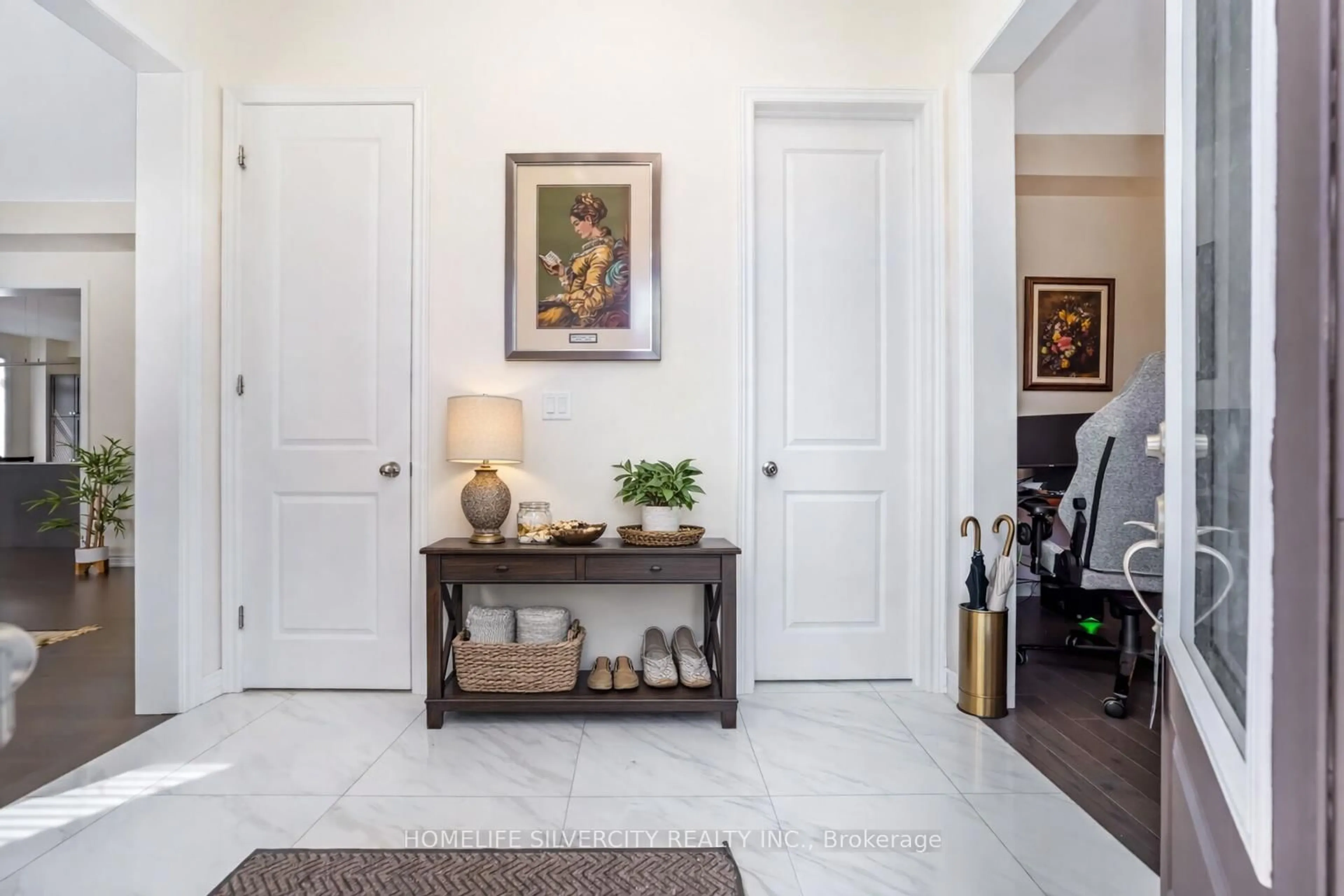 Indoor entryway for 31 Canard Dr, Vaughan Ontario L4H 5C4