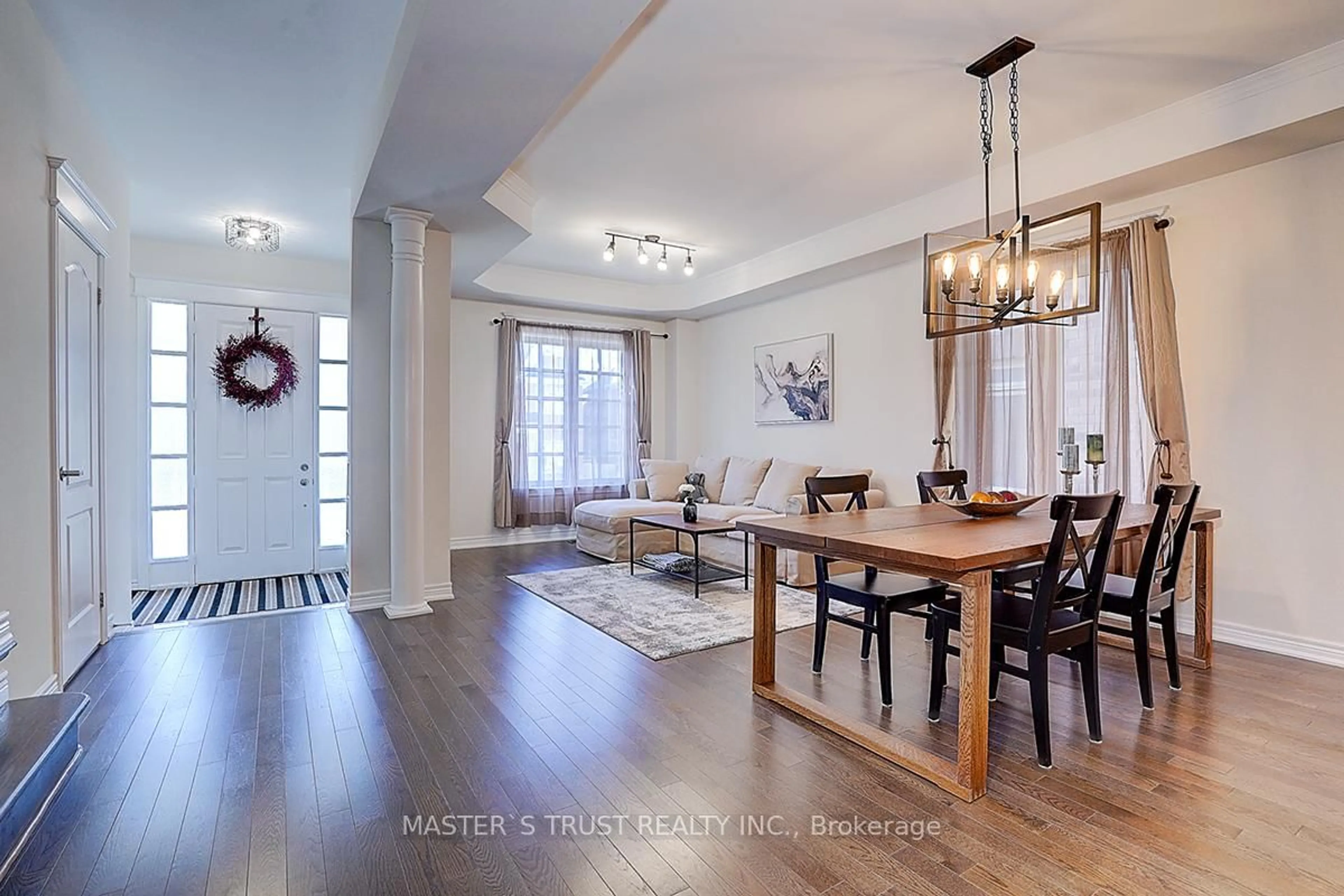 Dining room, wood/laminate floor for 242 Paradelle Dr, Richmond Hill Ontario L4E 1B8