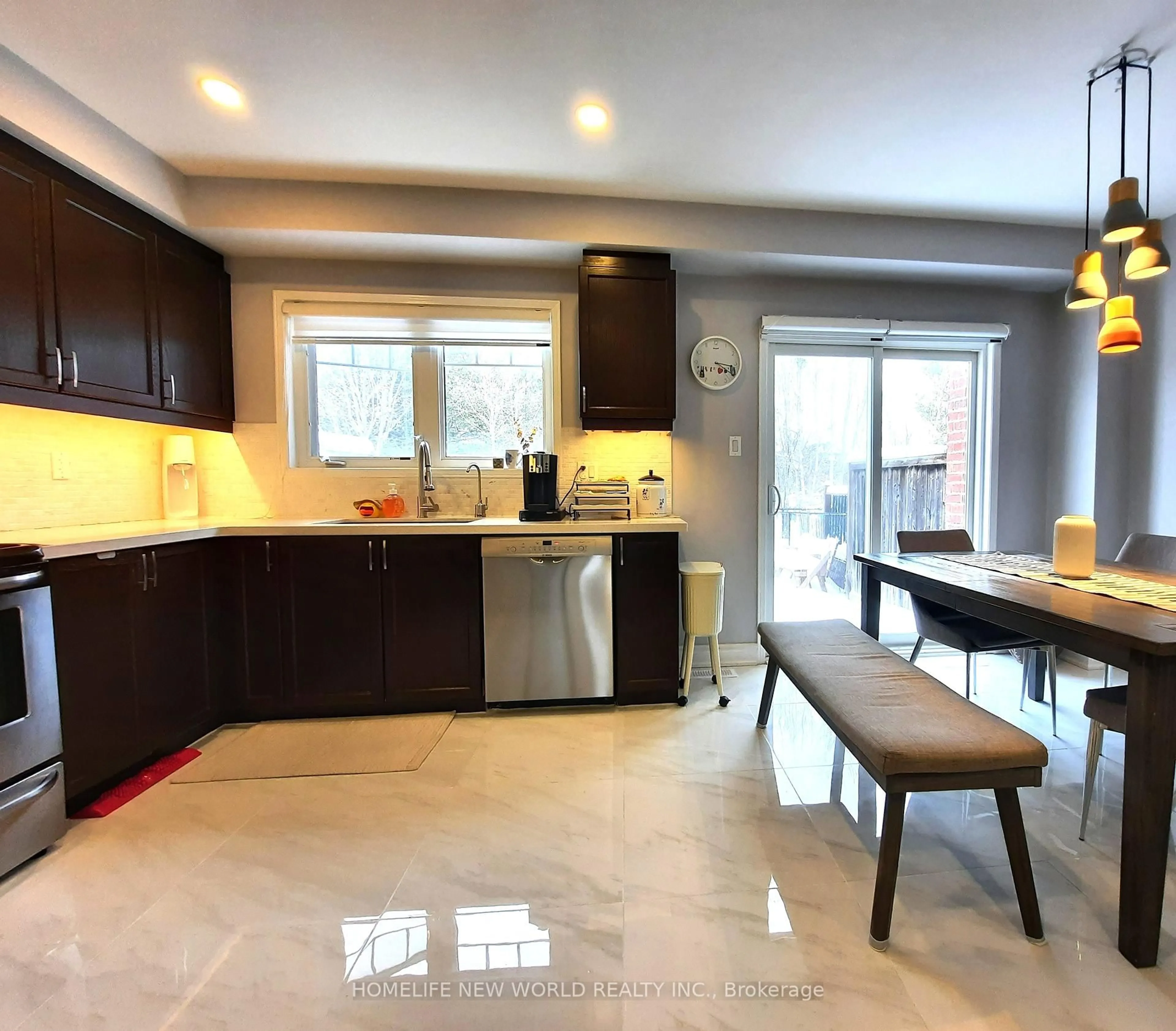 Open concept kitchen, ceramic/tile floor for 43 All Points Dr, Whitchurch-Stouffville Ontario L4A 0W5