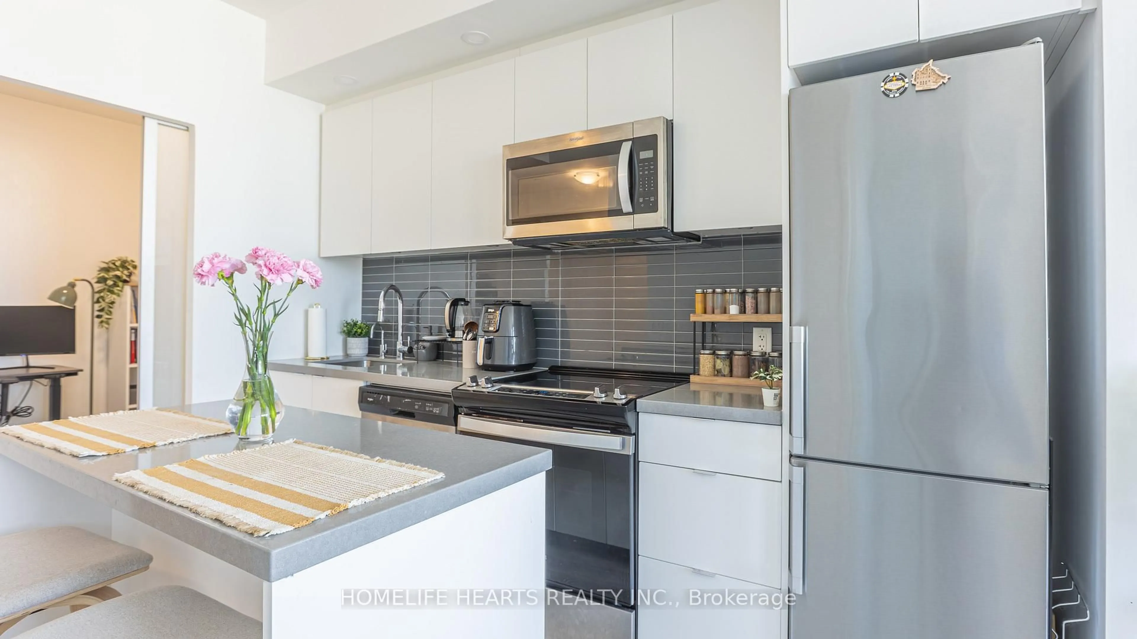 Standard kitchen, unknown for 8868 Yonge St #818, Richmond Hill Ontario L4C 1Z8