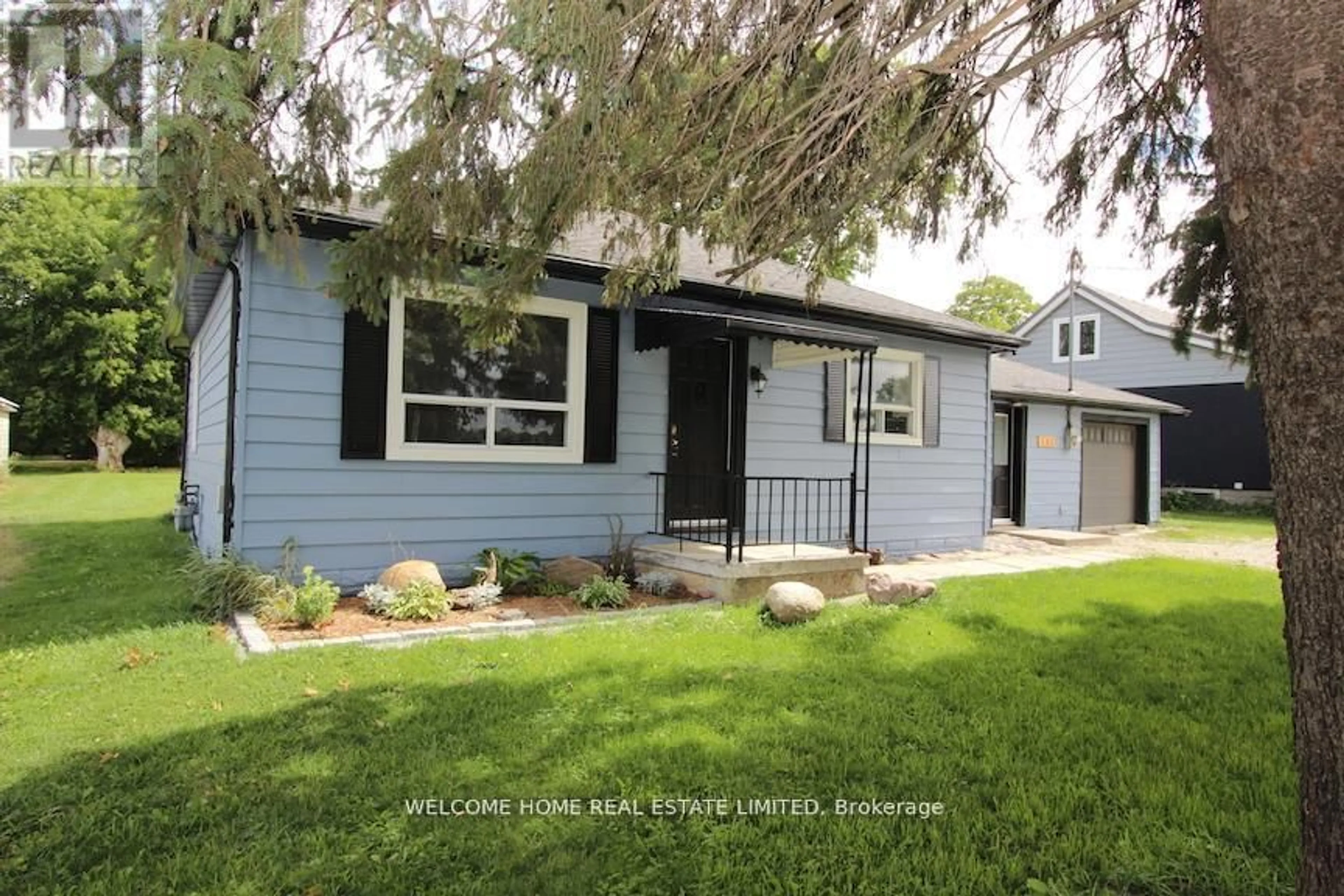 Home with vinyl exterior material, street for 145 King St, New Tecumseth Ontario L9R 1N7