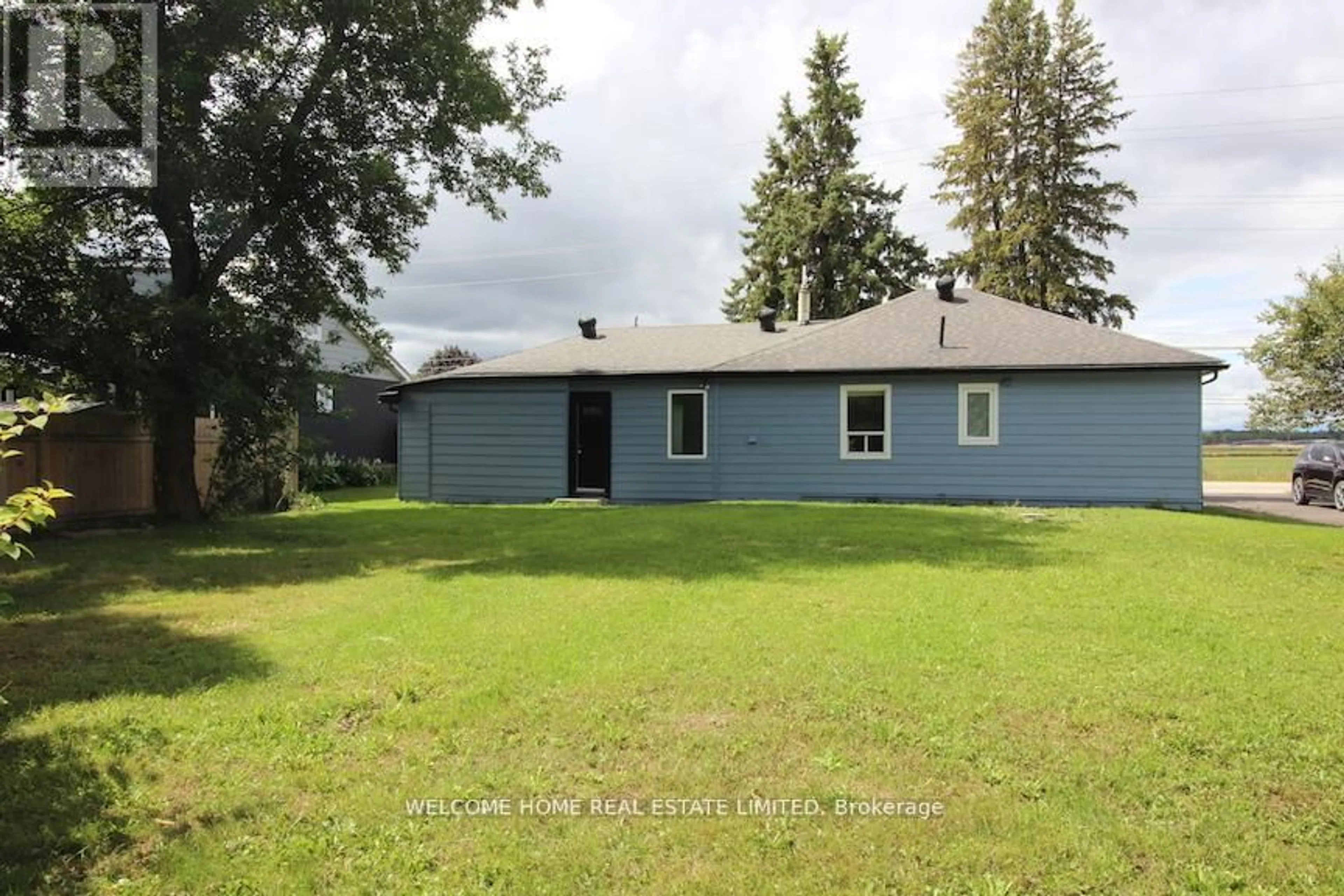 A pic from outside/outdoor area/front of a property/back of a property/a pic from drone, unknown for 145 King St, New Tecumseth Ontario L9R 1N7