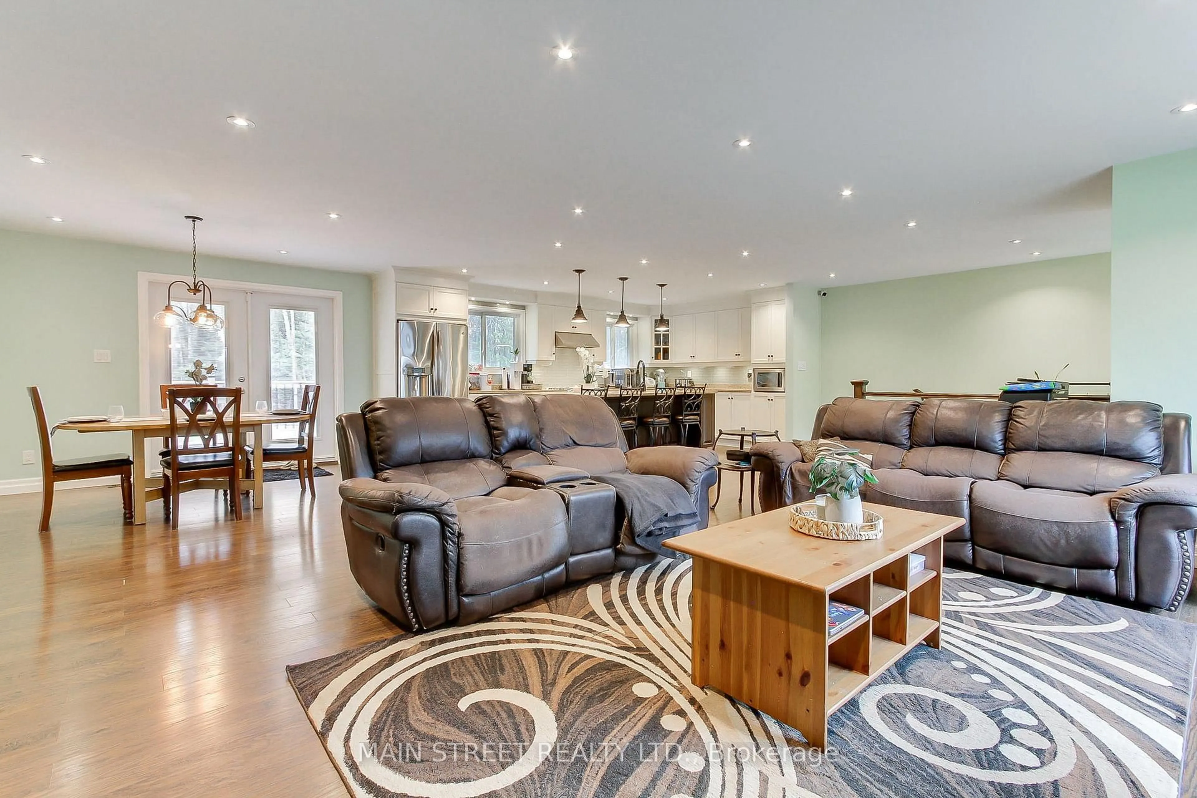 Living room with furniture, unknown for 52 Maple Ave, Georgina Ontario L0E 1R0