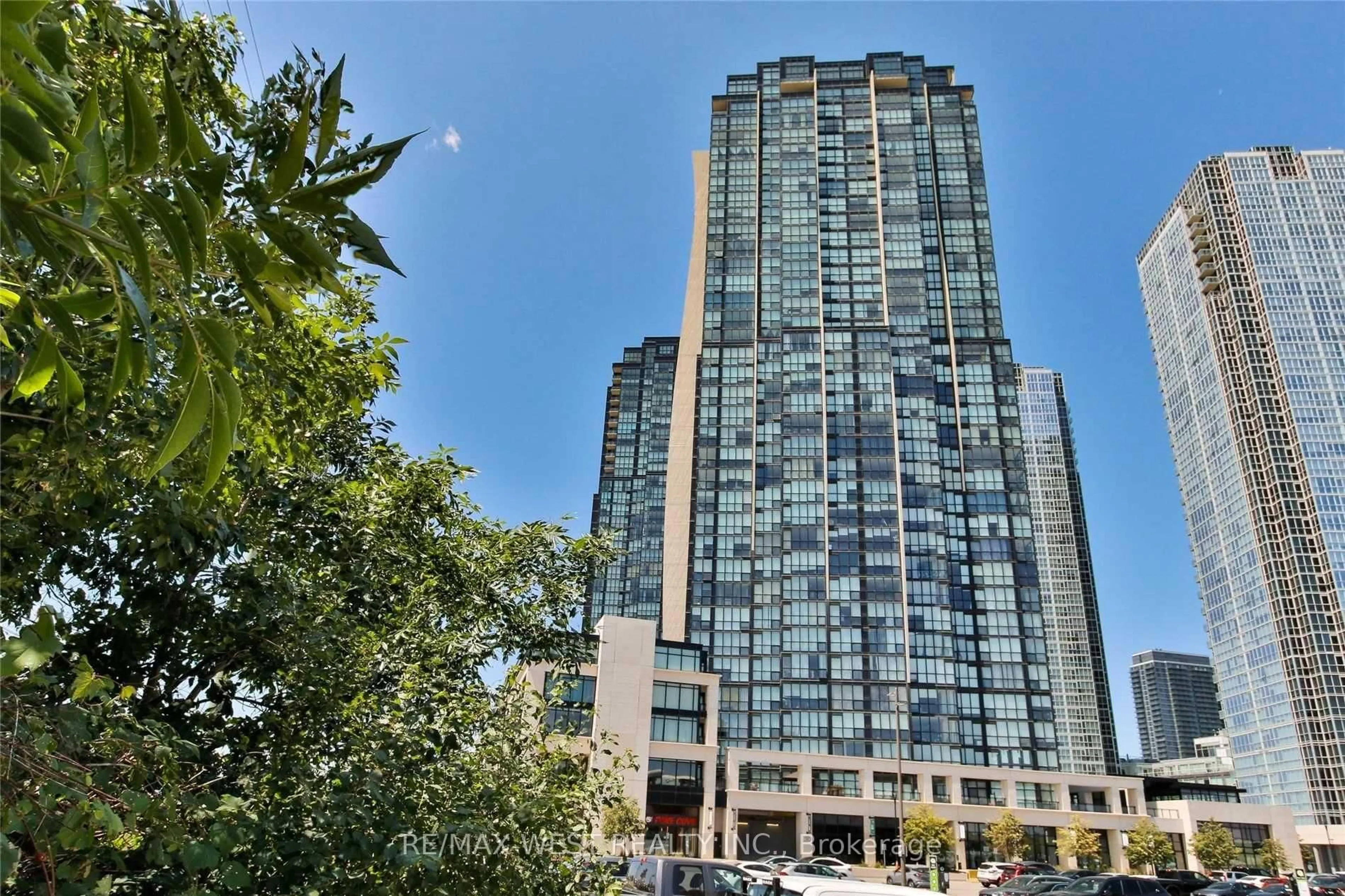 Patio, city buildings view from balcony for 2900 Highway 7 #3203, Vaughan Ontario L4K 0G3