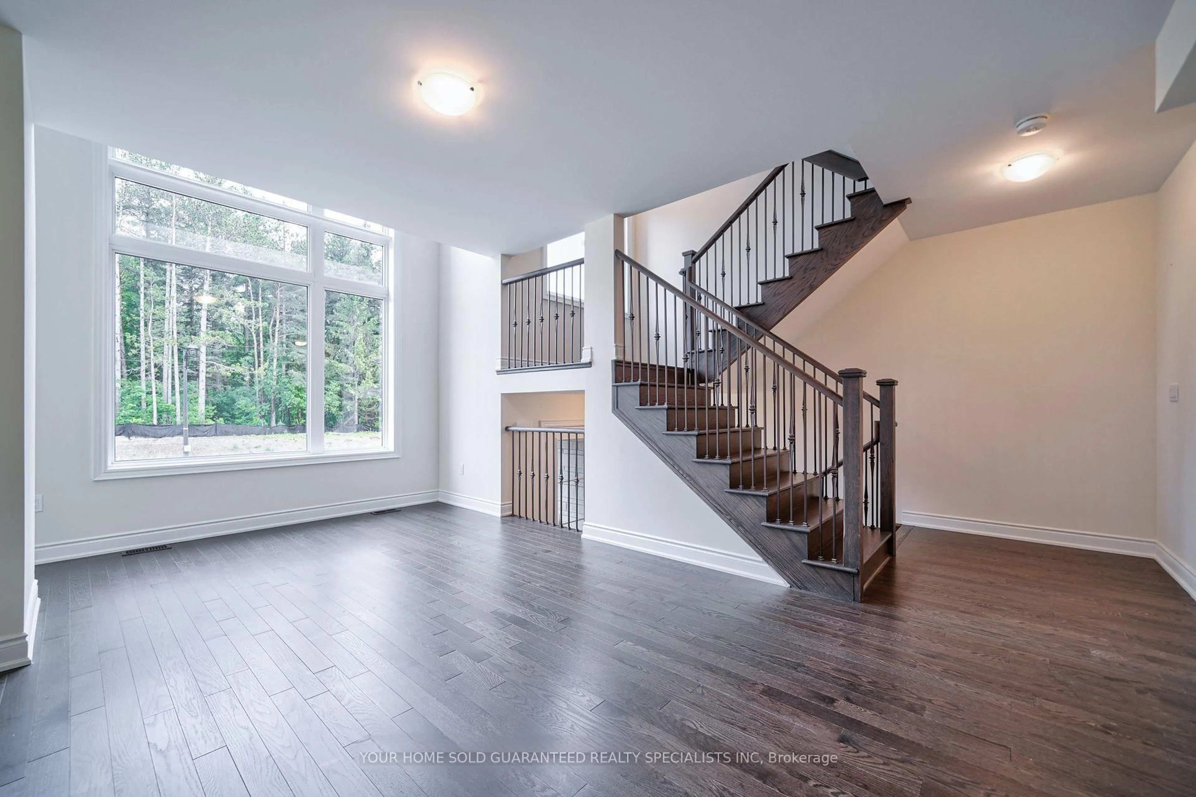 Unknown for 14 Bennington Rd, Newmarket Ontario L3X 0M8