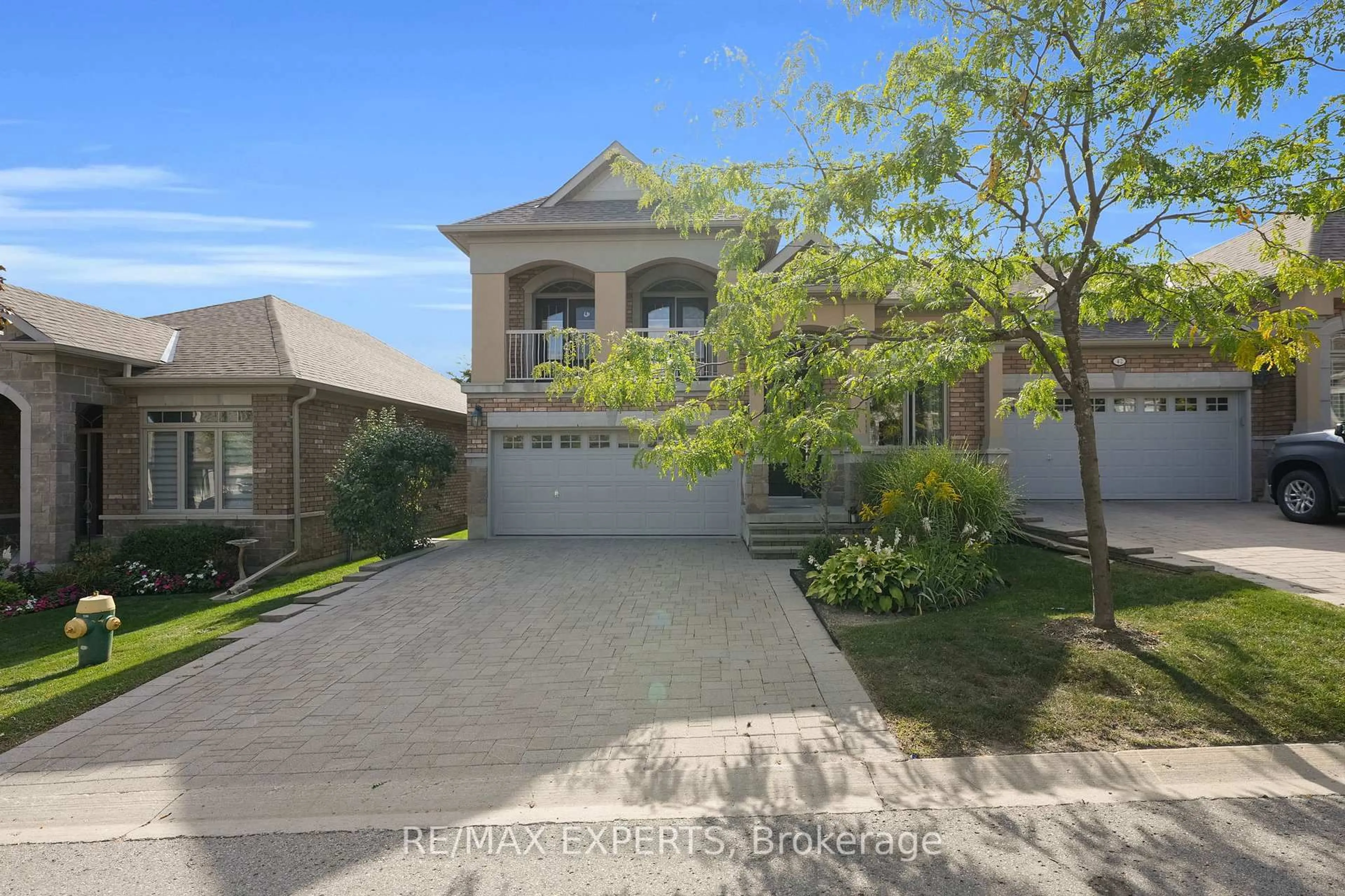 A pic from outside/outdoor area/front of a property/back of a property/a pic from drone, street for 40 Hillcrest Dr, New Tecumseth Ontario L9R 0N4