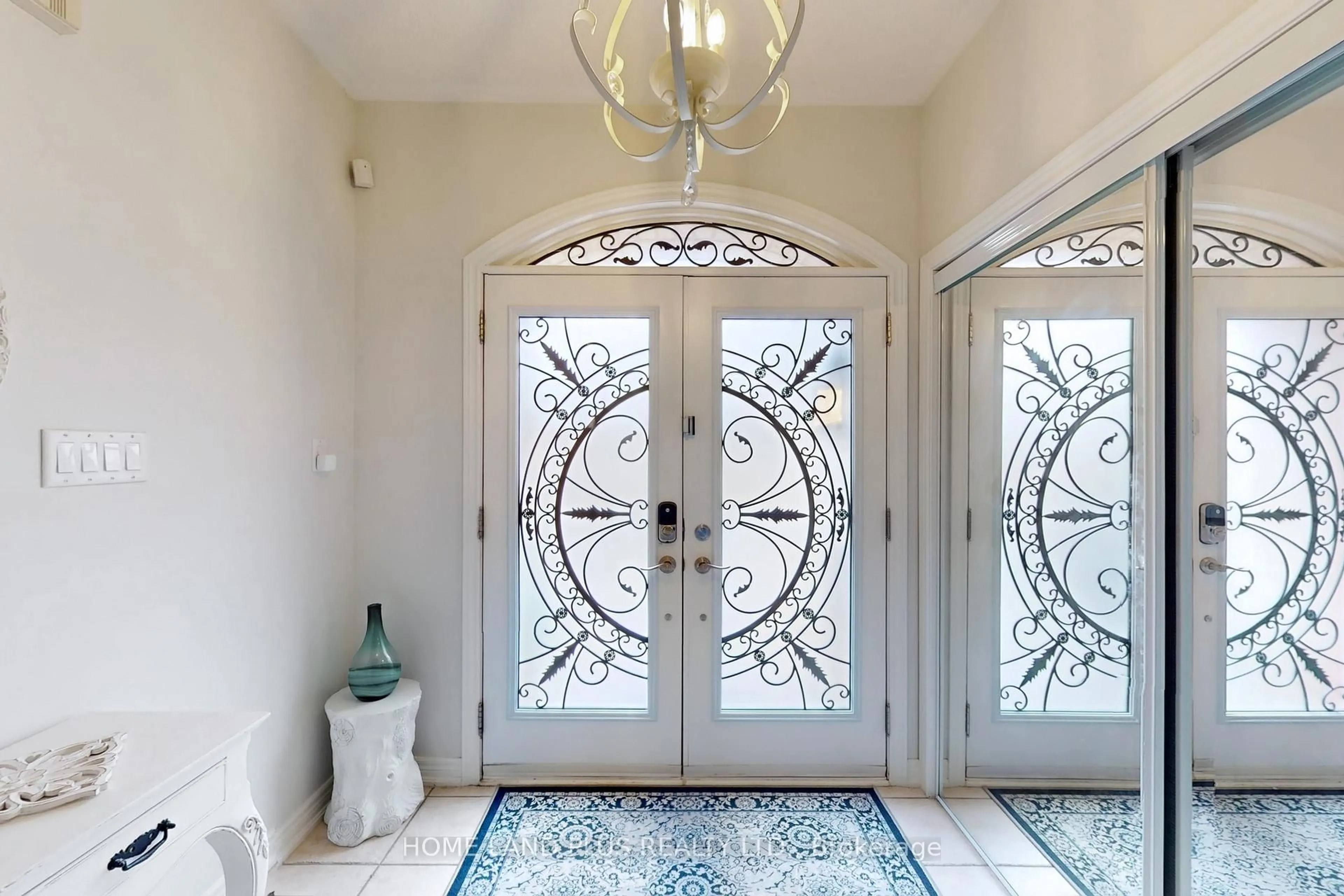 Indoor entryway for 48 Langhorst Cres, Richmond Hill Ontario L4E 0A9