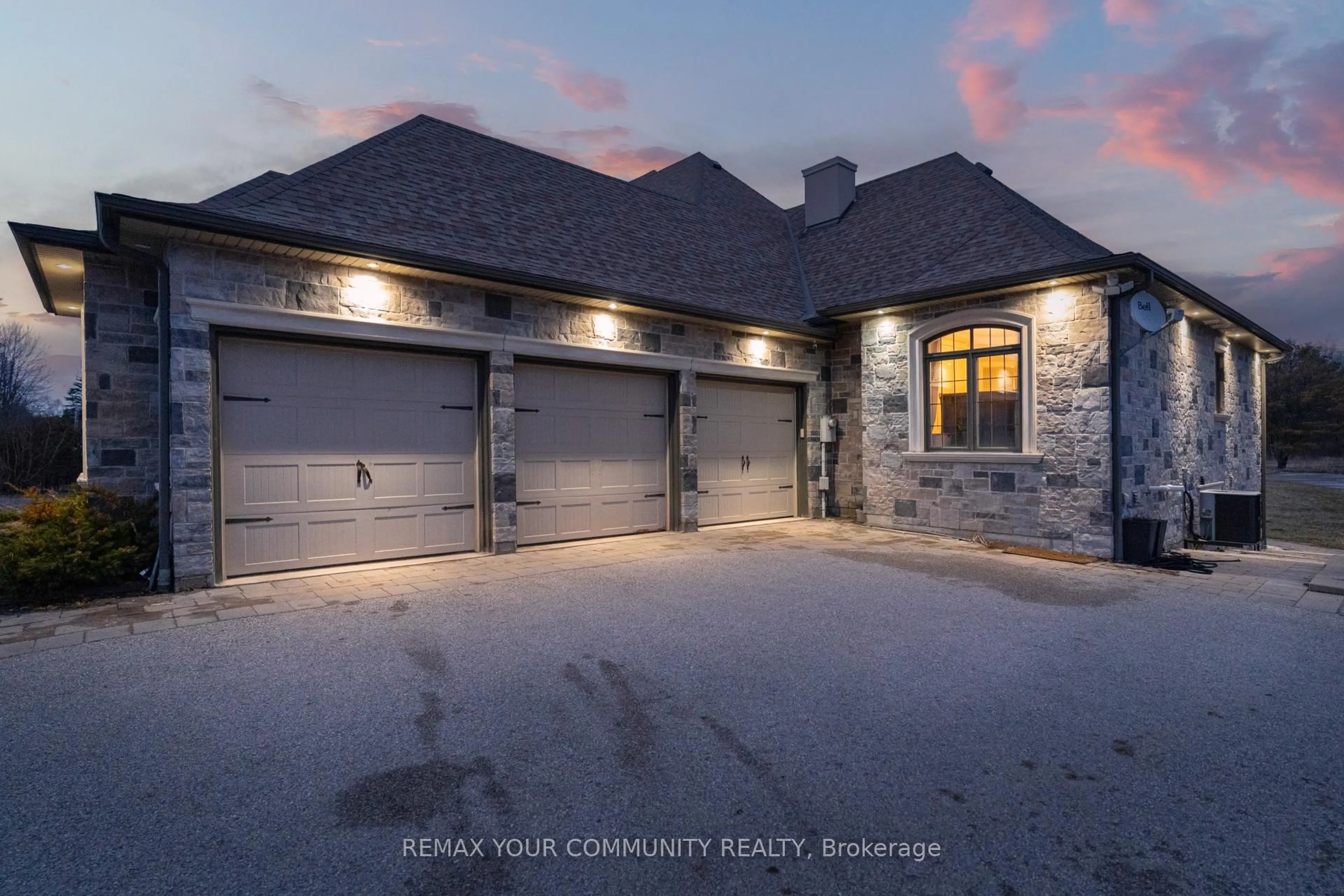 Unknown for 20111 Bathurst St, East Gwillimbury Ontario L9N 1N3