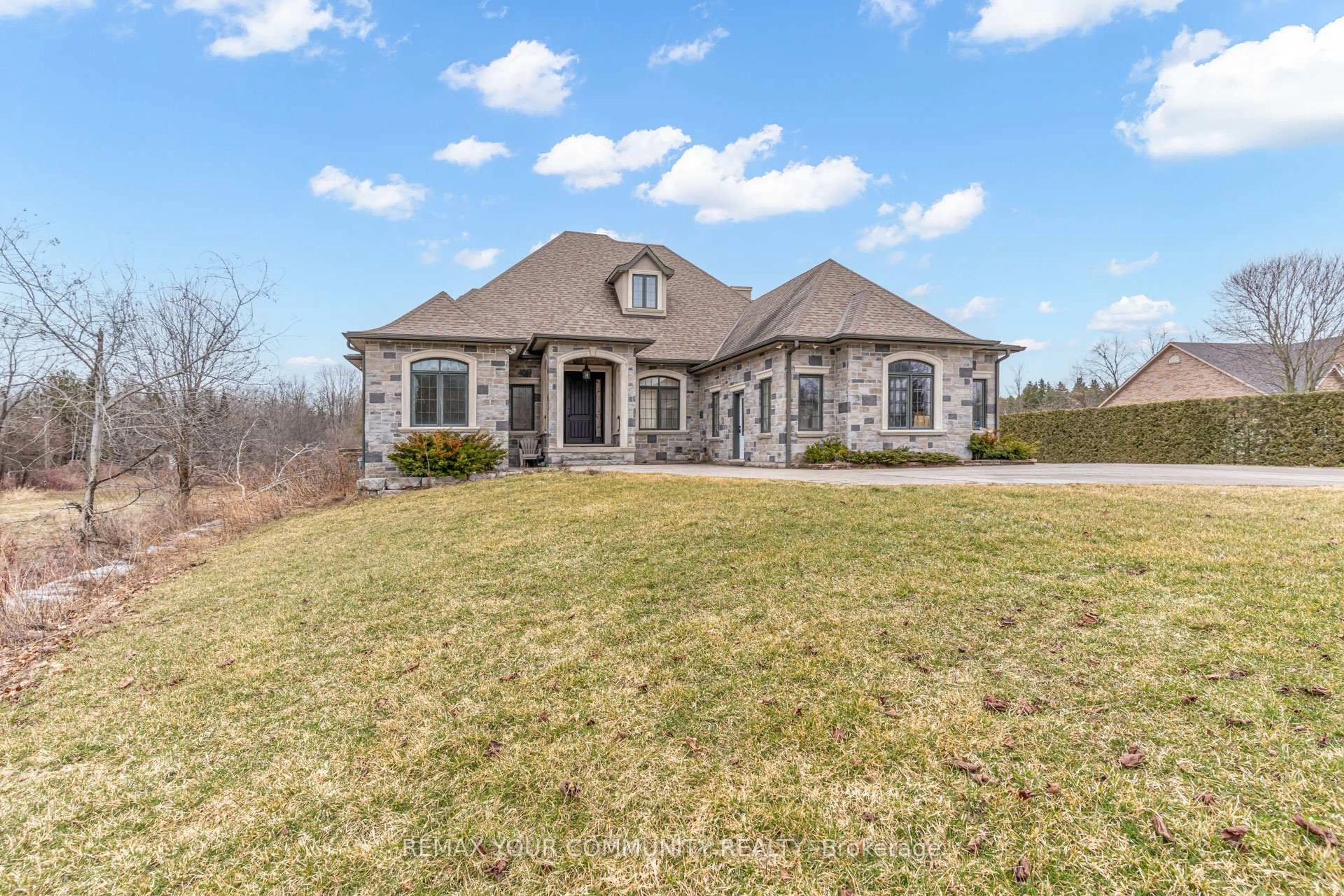 Home with brick exterior material, street for 20111 Bathurst St, East Gwillimbury Ontario L9N 1N3