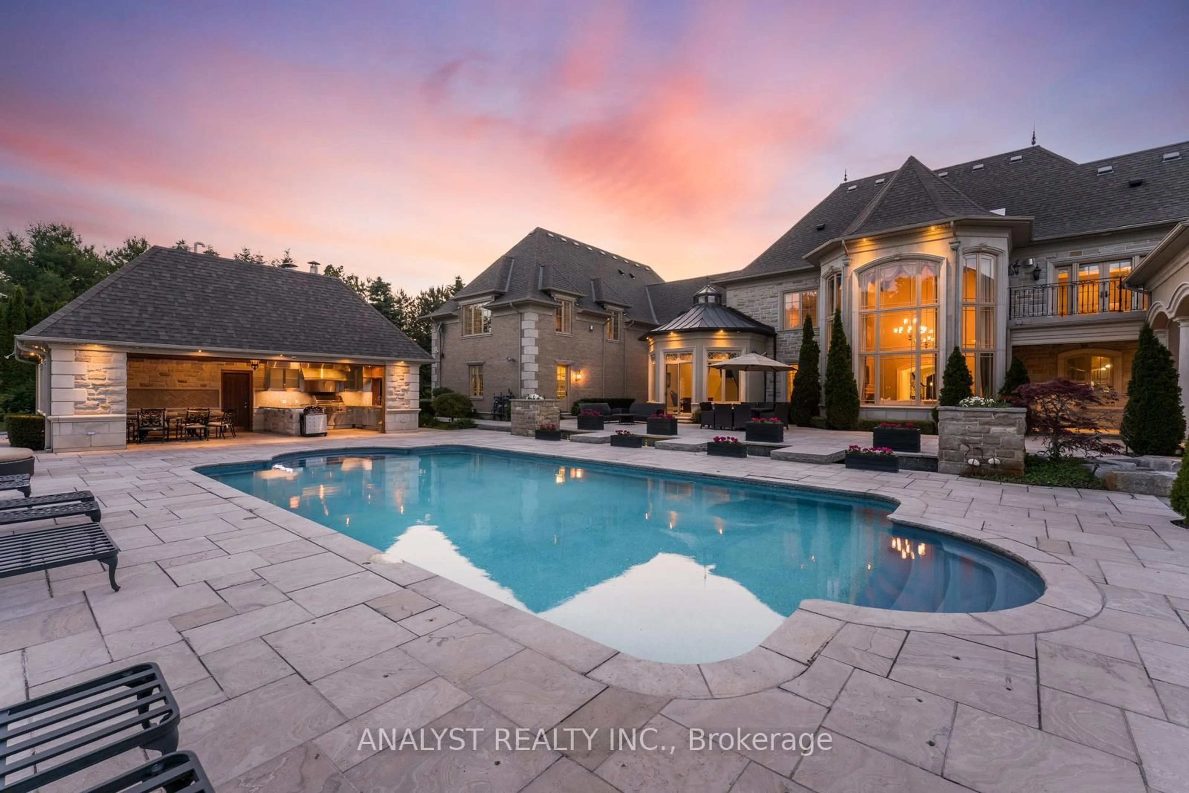 Pool for 86 Eden Vale Dr, King Ontario L7B 1L8