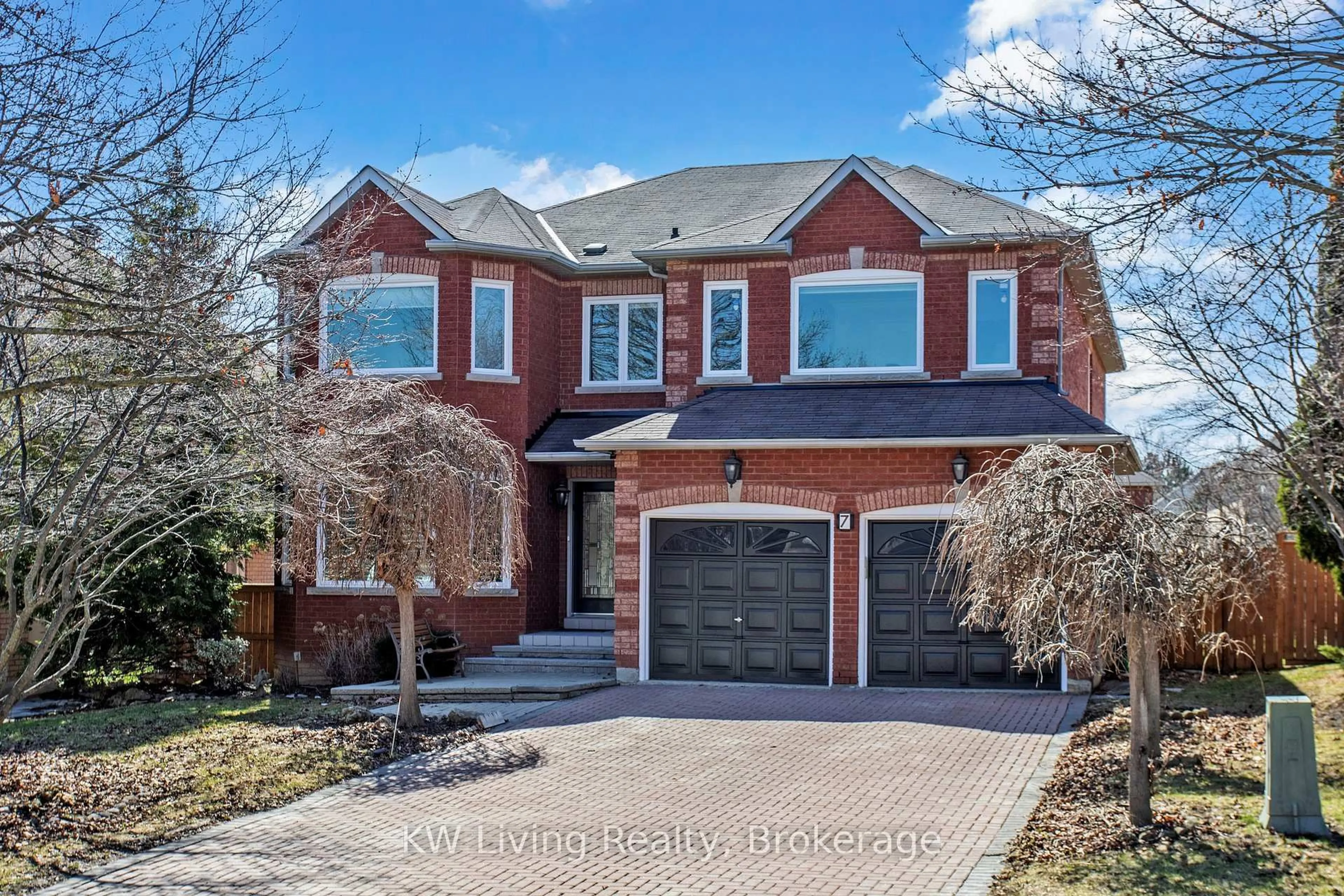 Home with brick exterior material, street for 7 Kingmount Cres, Richmond Hill Ontario L4B 3W5