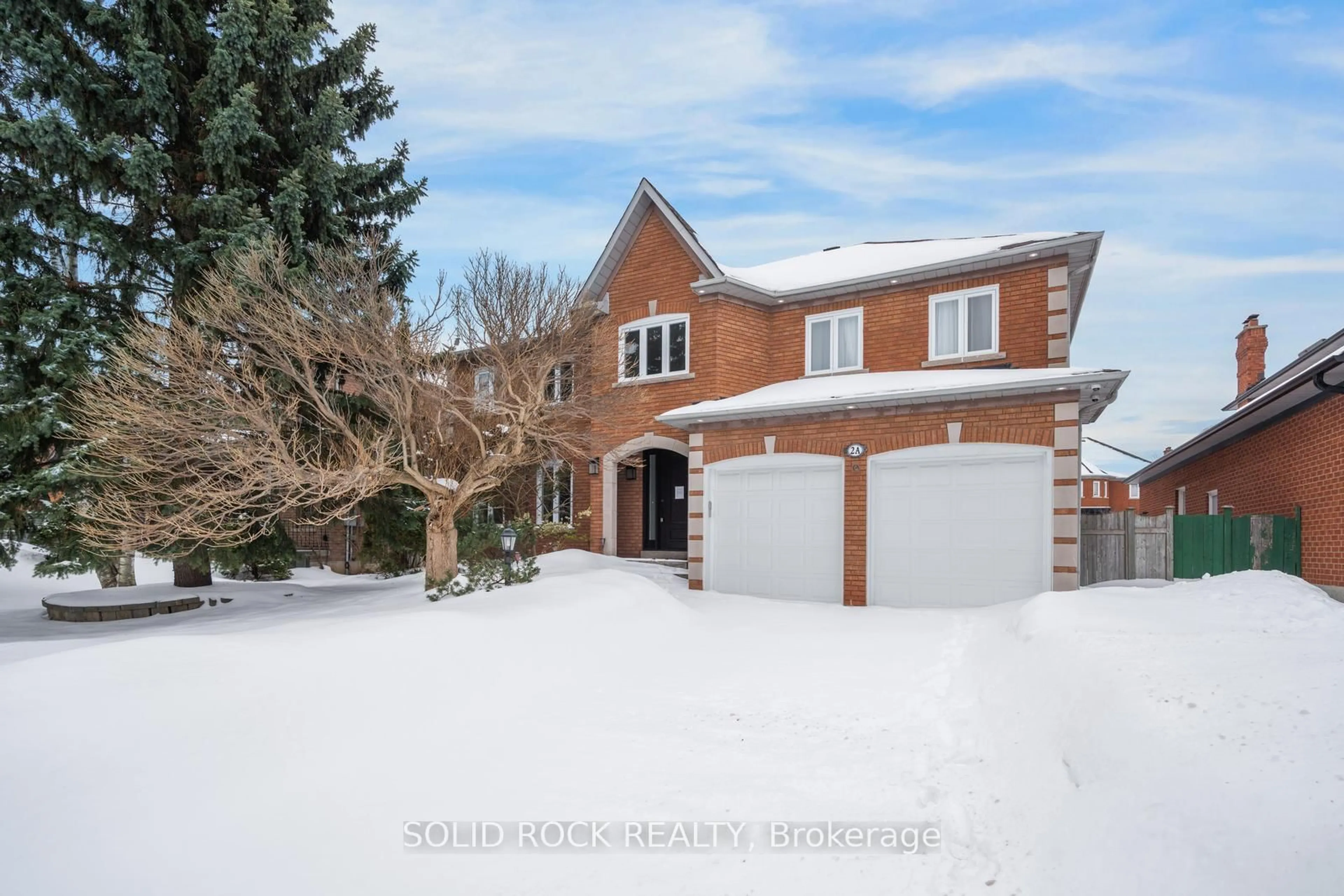 A pic from outside/outdoor area/front of a property/back of a property/a pic from drone, street for 2A Chiltern Hill, Richmond Hill Ontario L4B 3B9