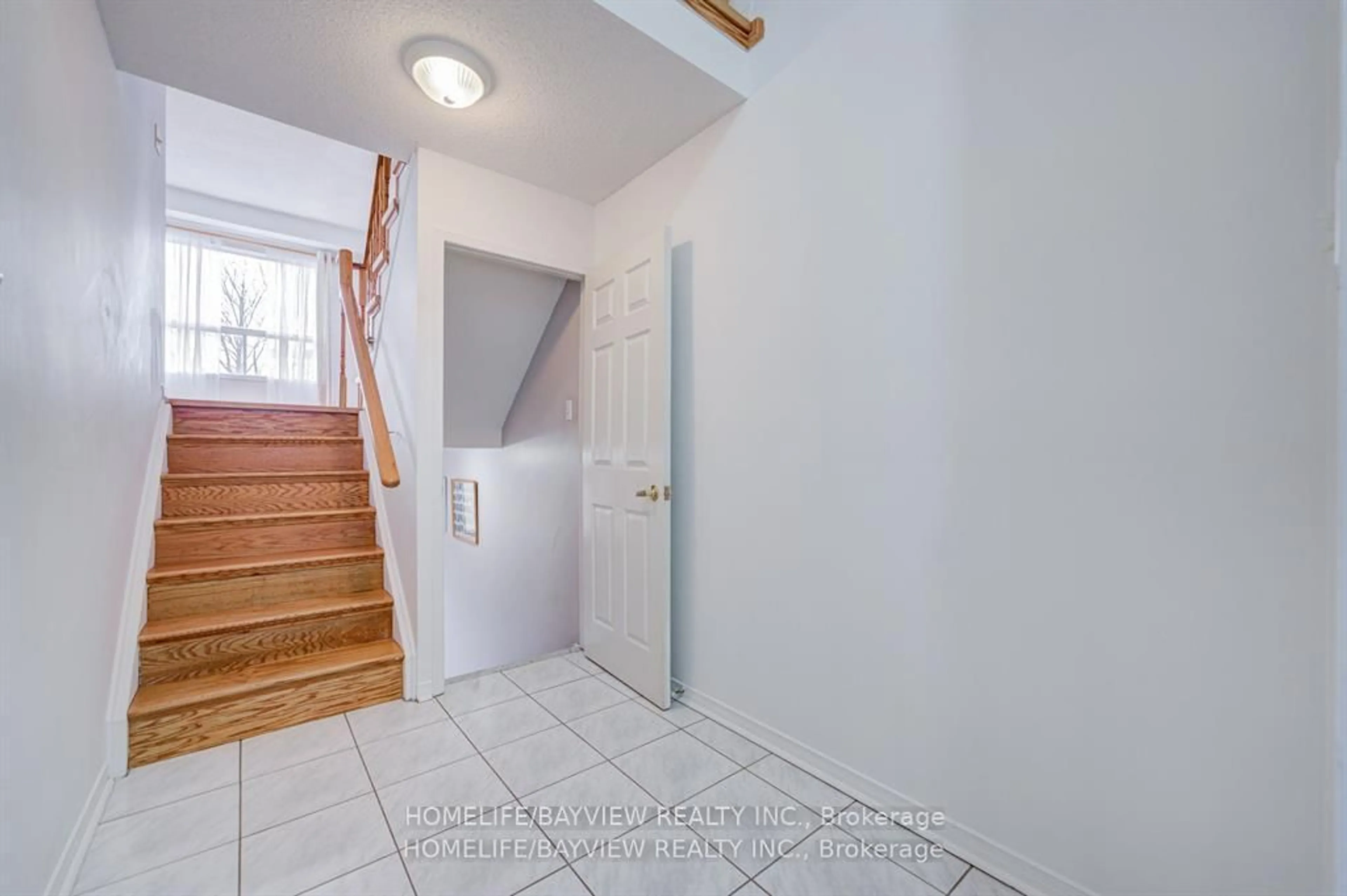 Unknown for 15 Bowler St, Aurora Ontario L4G 7J2