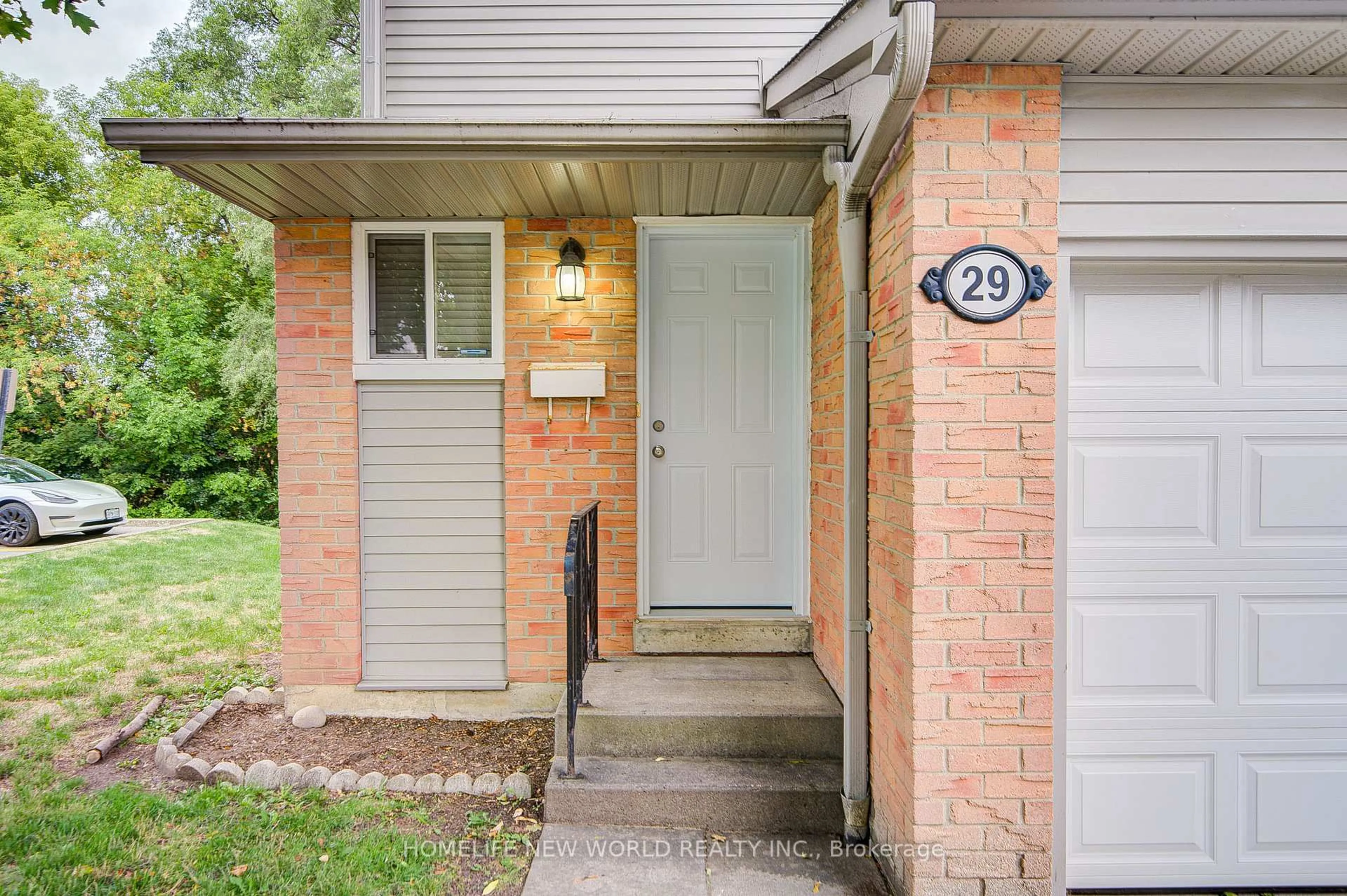 Indoor entryway for 29 New Havens Way, Markham Ontario L3T 5G1