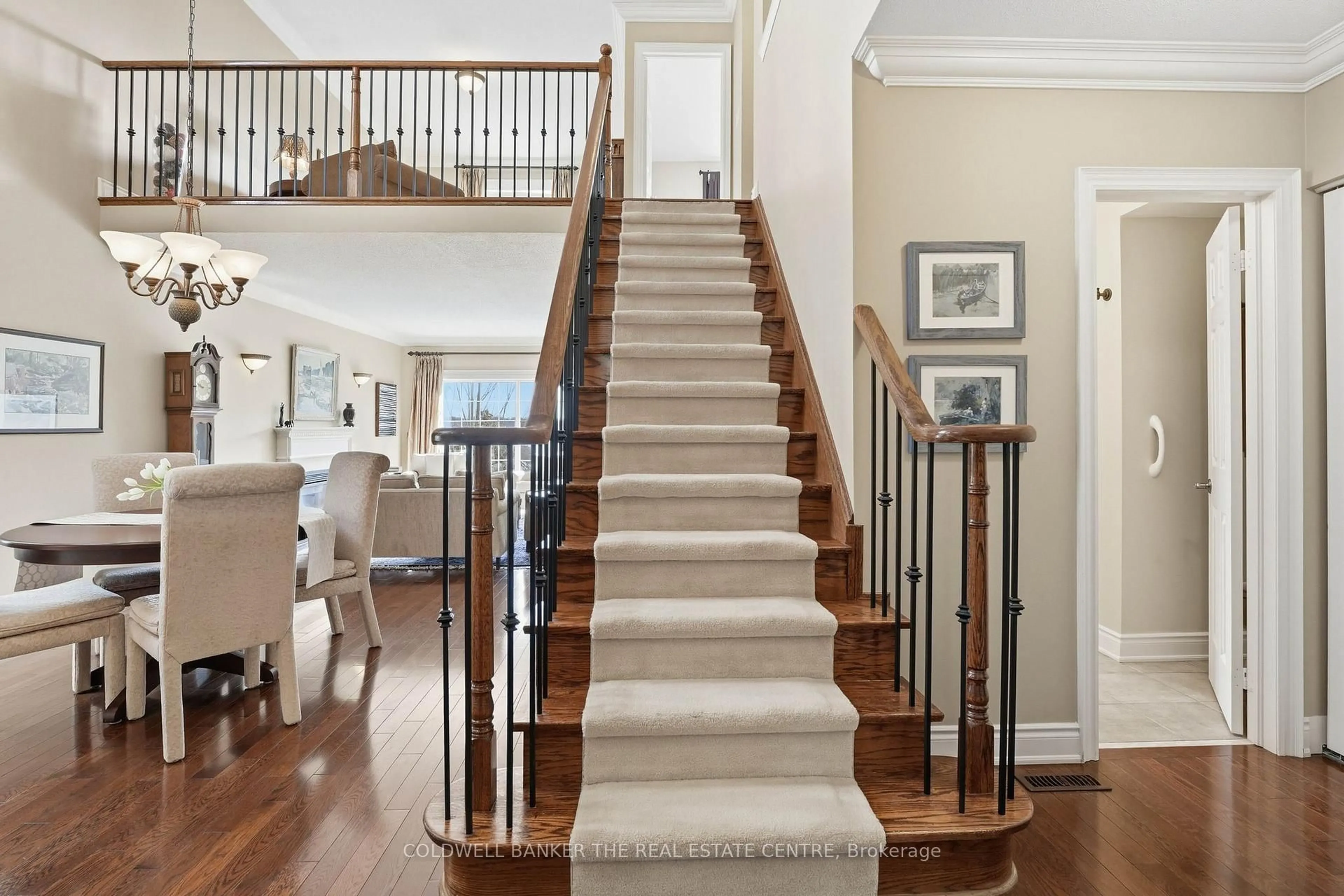 Stairs for 401 Terry Carter Cres, Newmarket Ontario L3Y 9G2