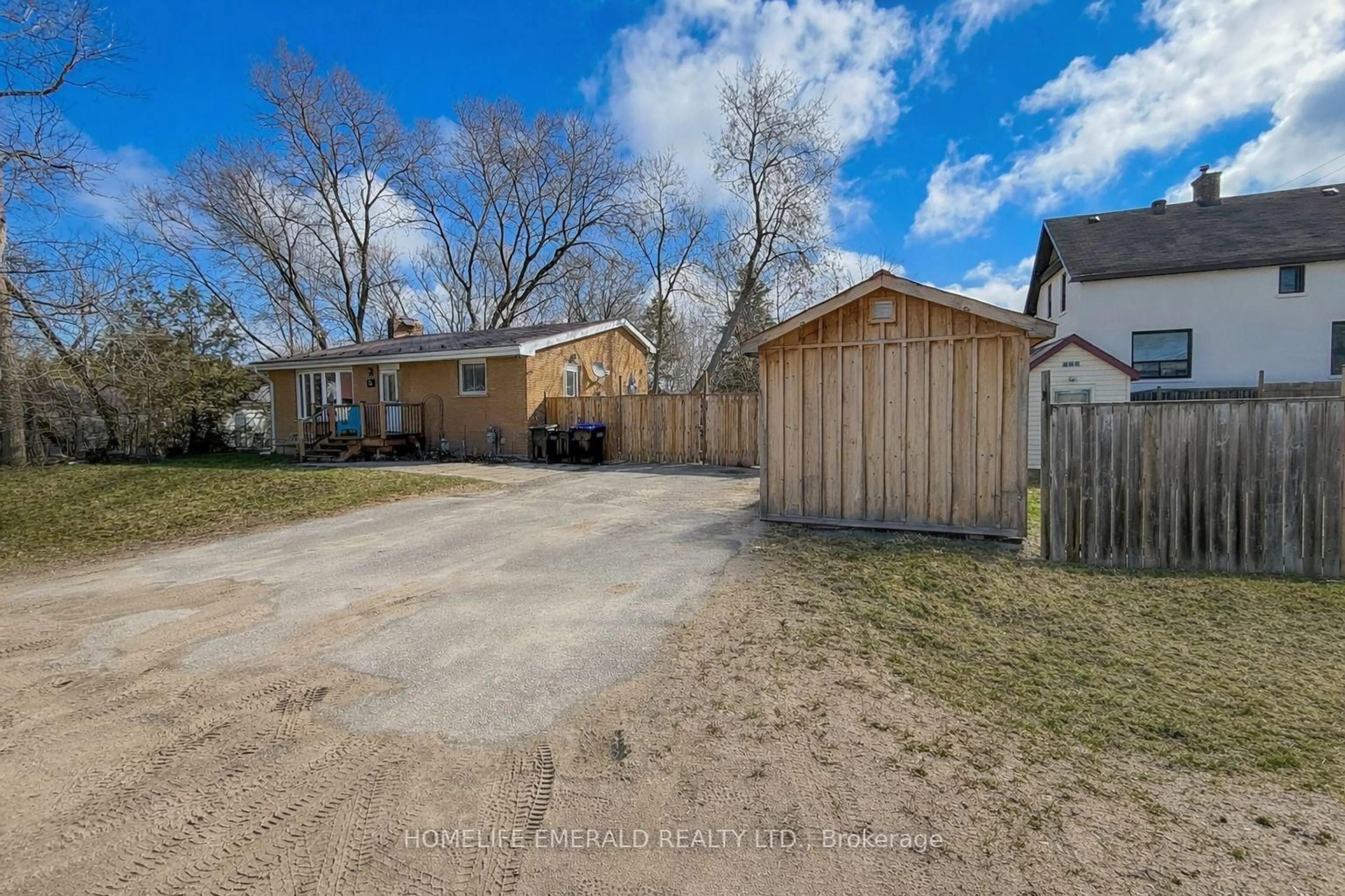 A pic from outside/outdoor area/front of a property/back of a property/a pic from drone, street for 74 VERNON St, Essa Ontario L0M 1B0