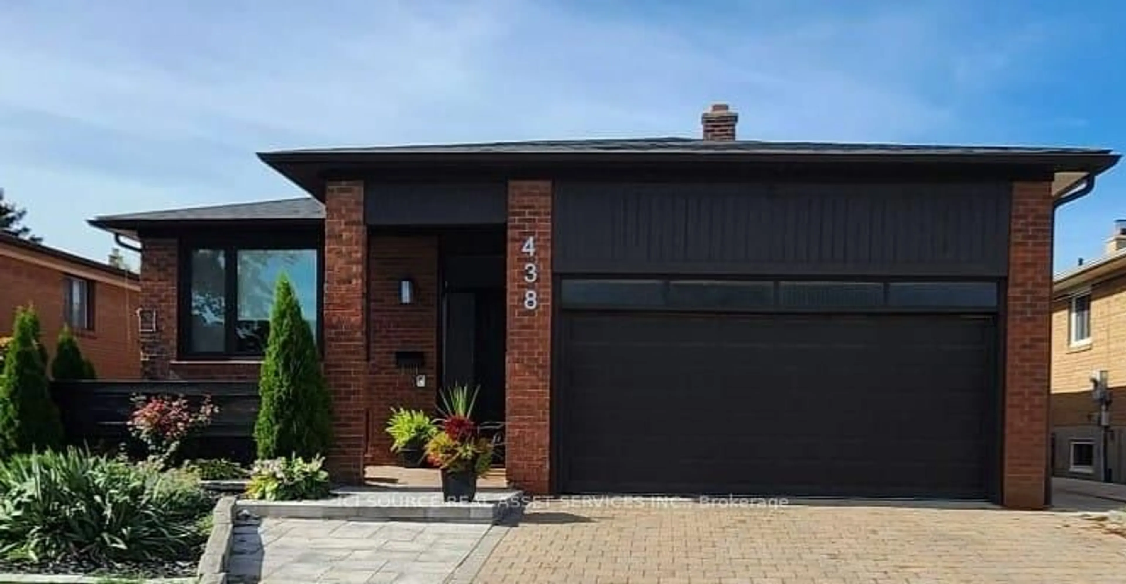 Home with brick exterior material, street for 438 Woodbridge Ave, Vaughan Ontario L4L 2T4